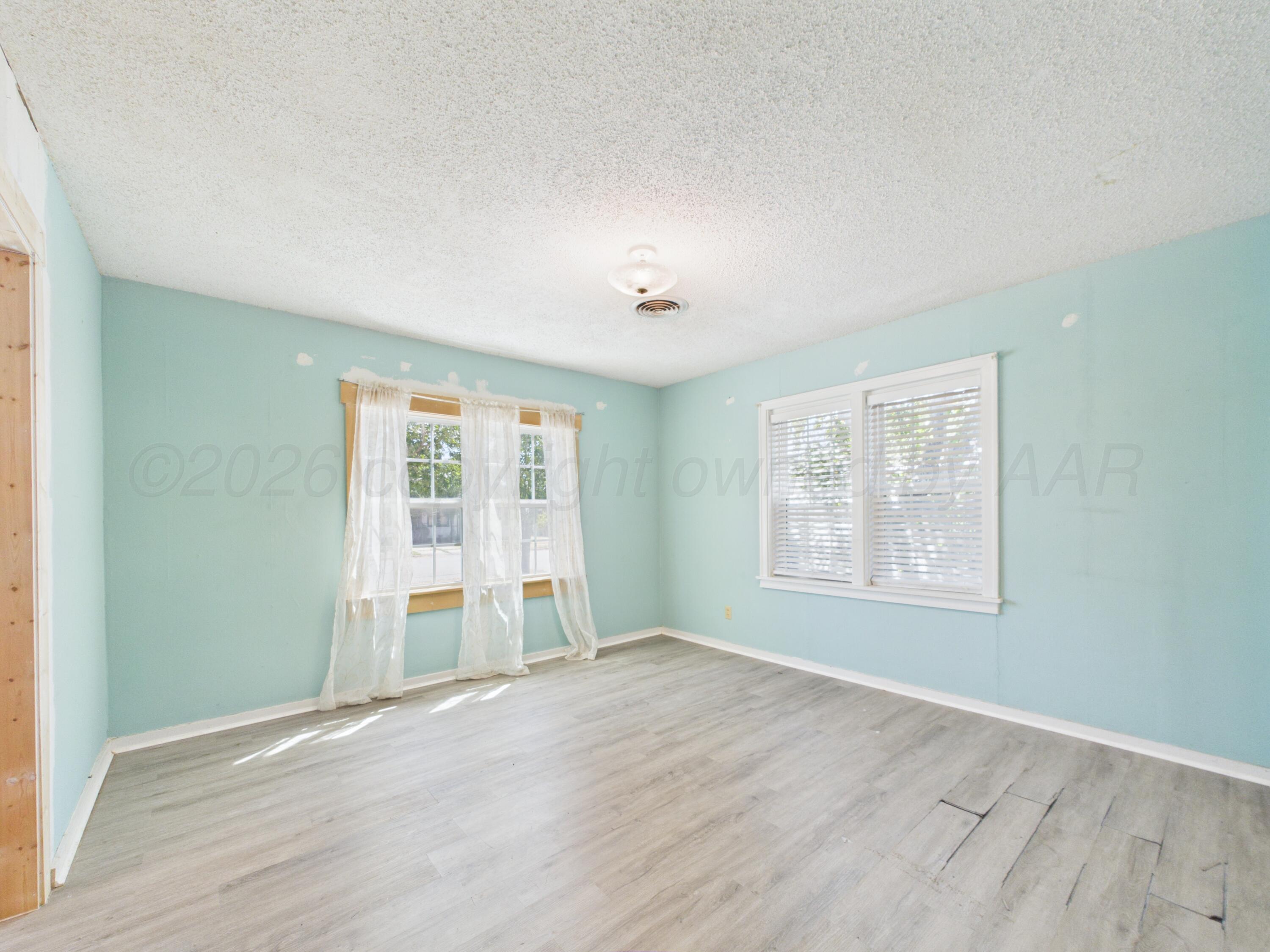 613 N Doucette Street Property Photo 7