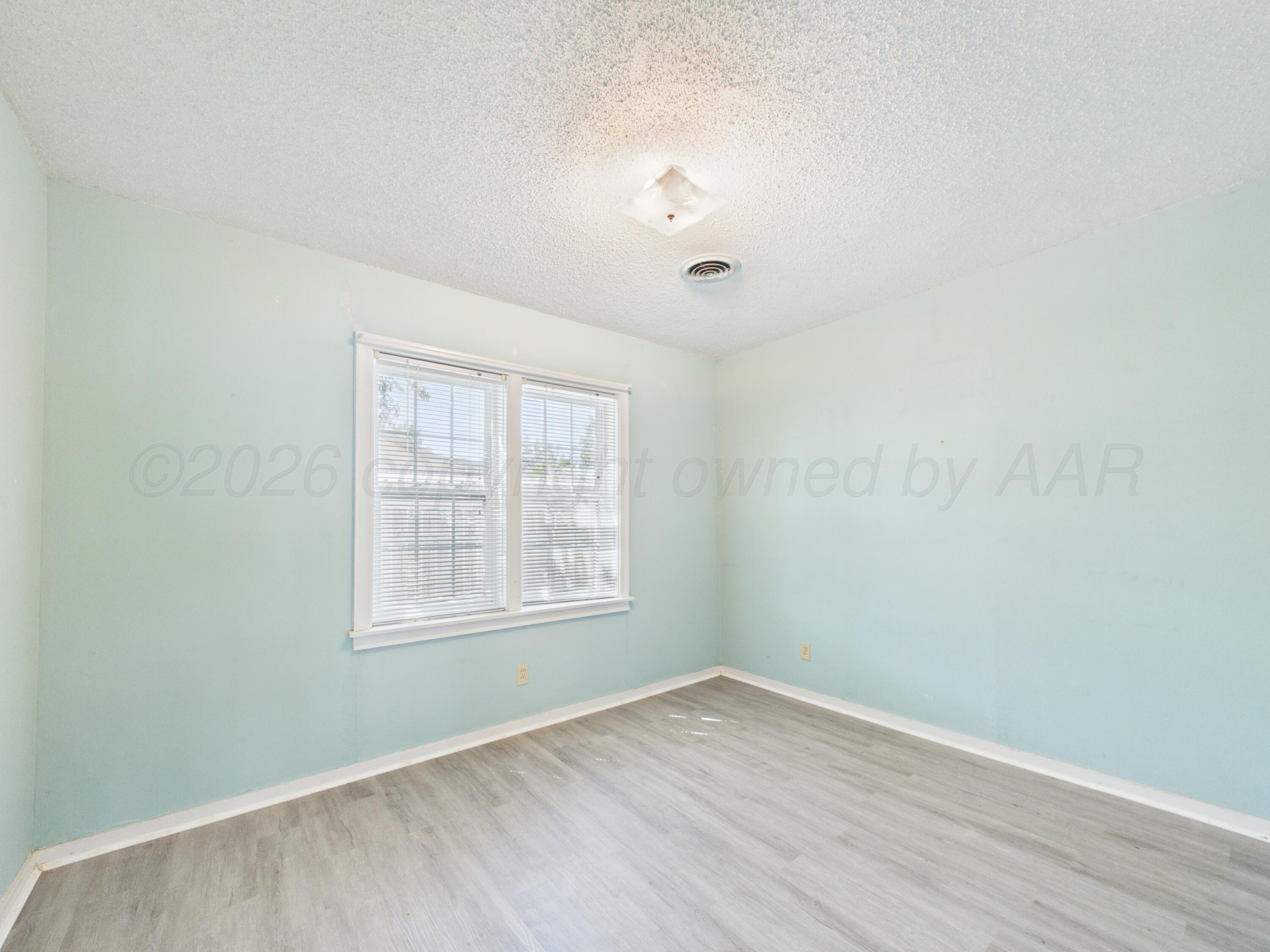 613 N Doucette Street Property Photo 9