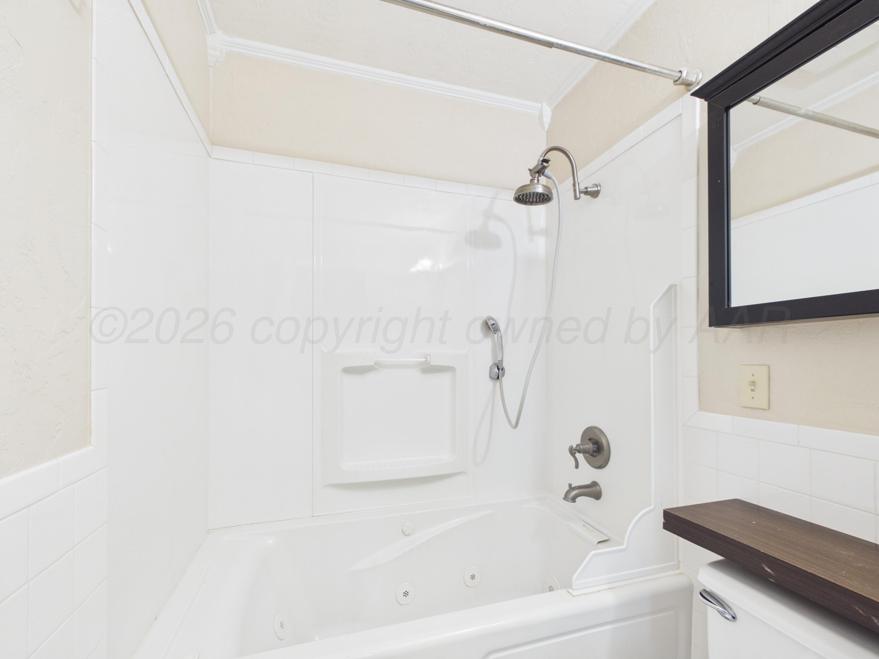 613 N Doucette Street Property Photo 12