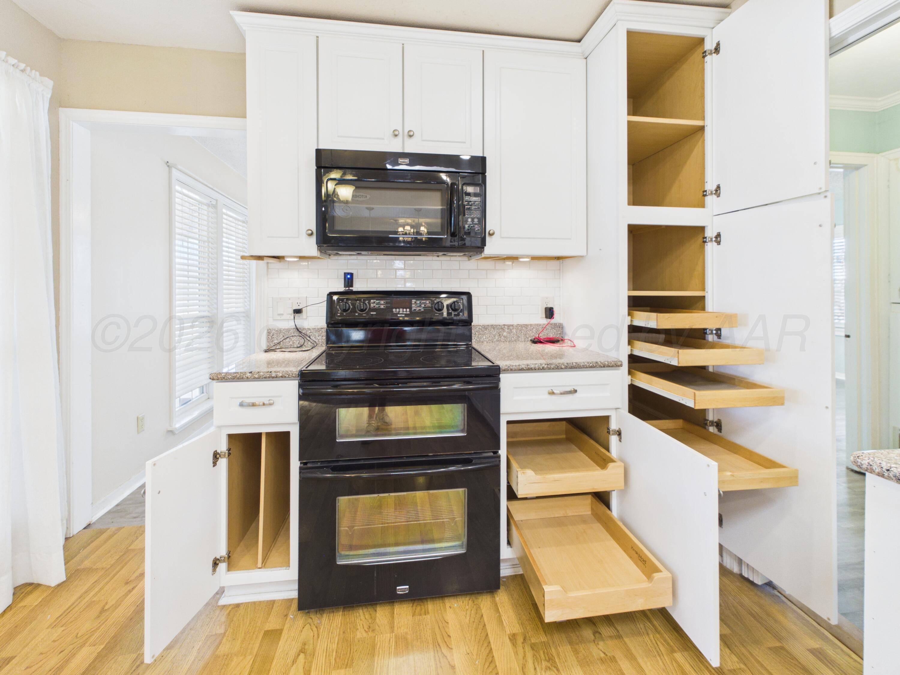 613 N Doucette Street Property Photo 18