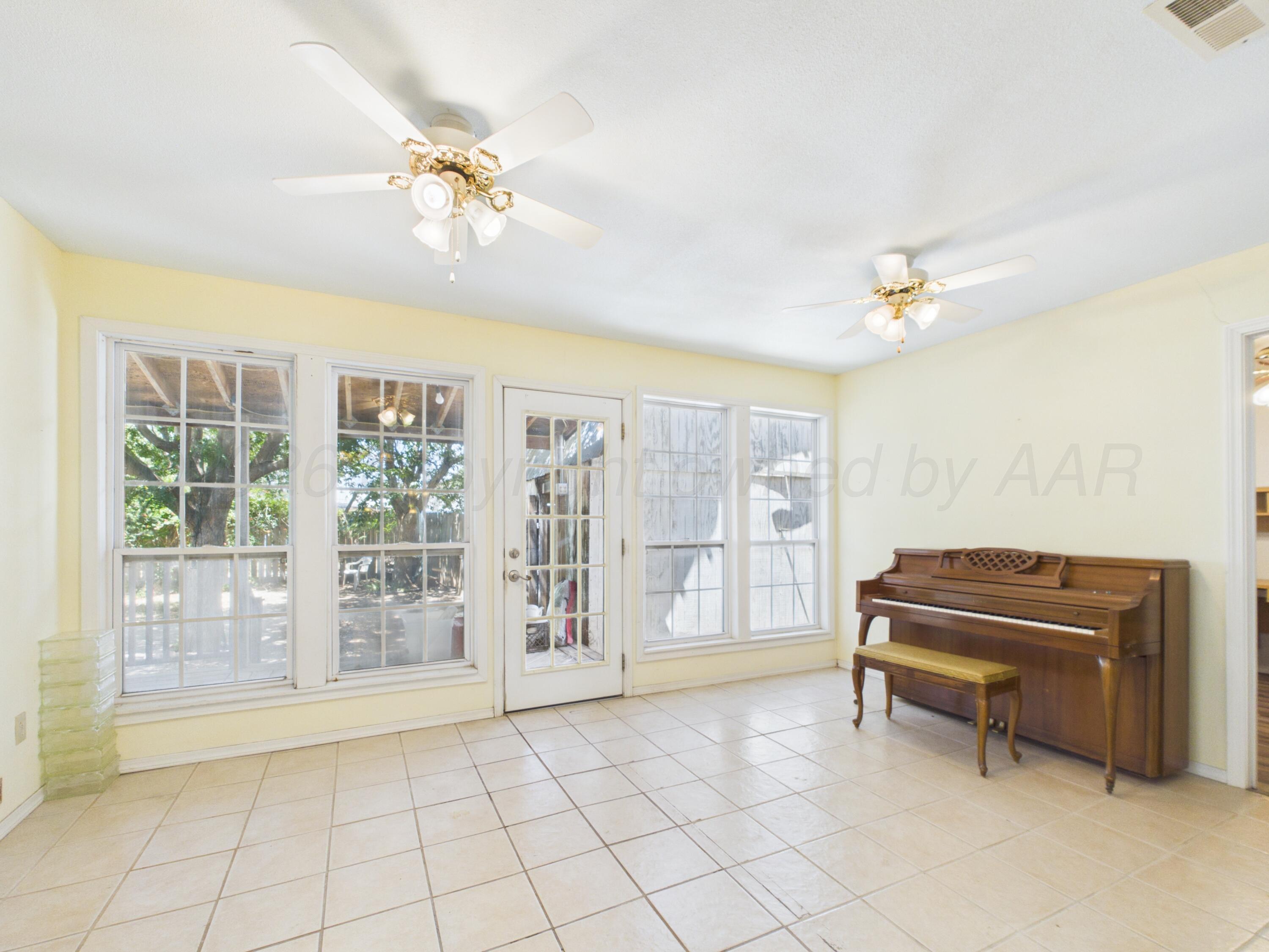 613 N Doucette Street Property Photo 25