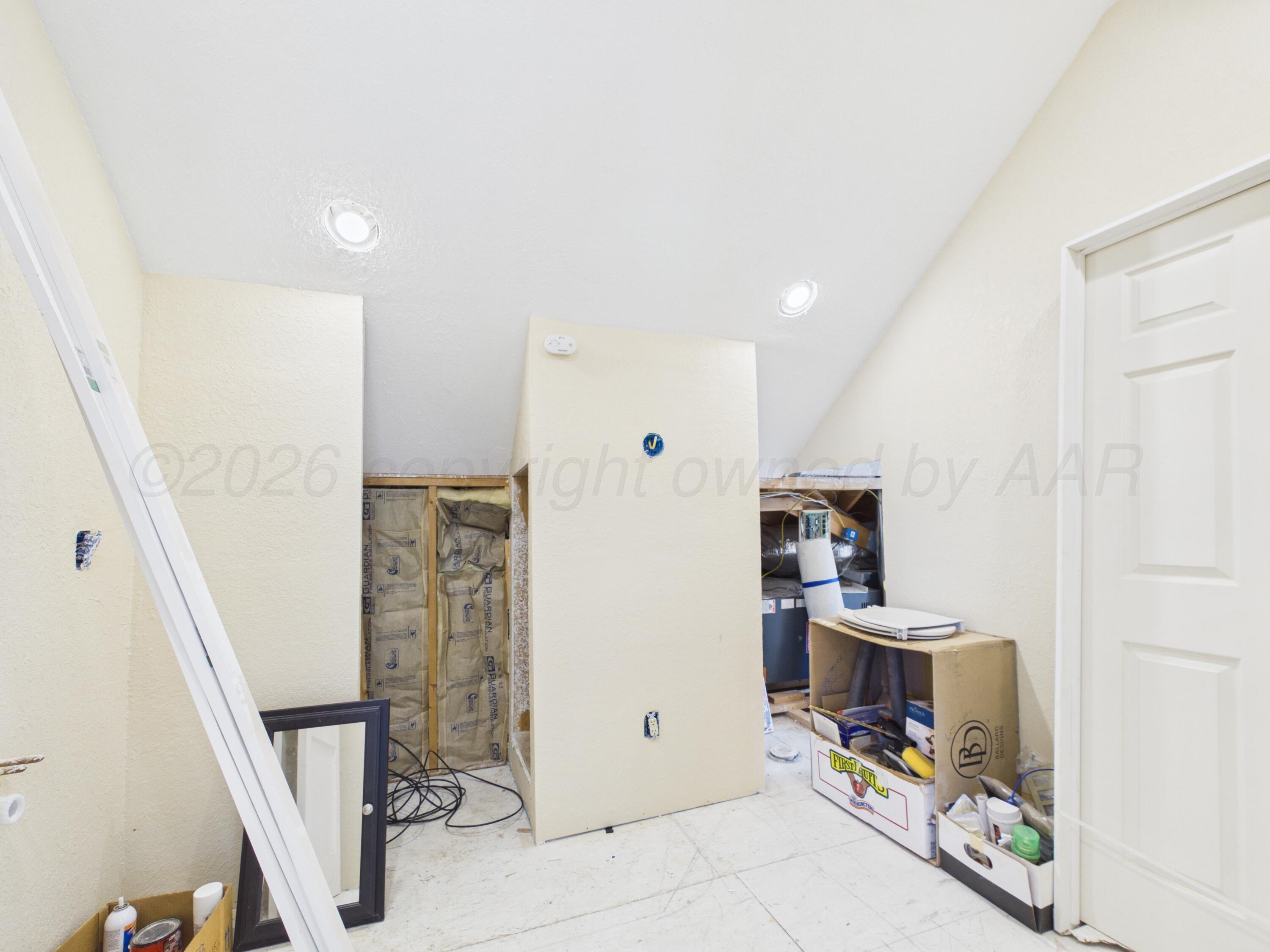 613 N Doucette Street Property Photo 38