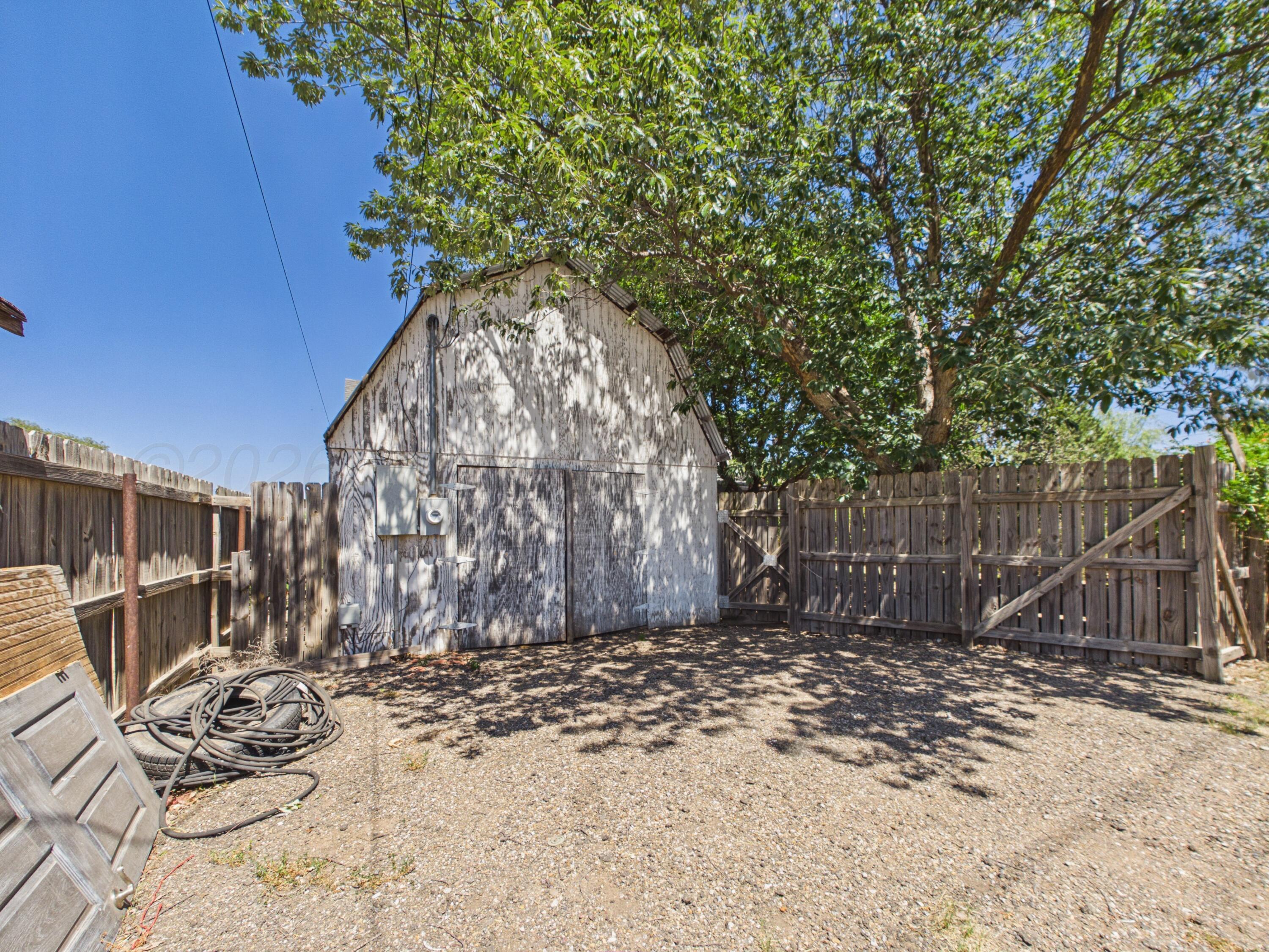 613 N Doucette Street Property Photo 46