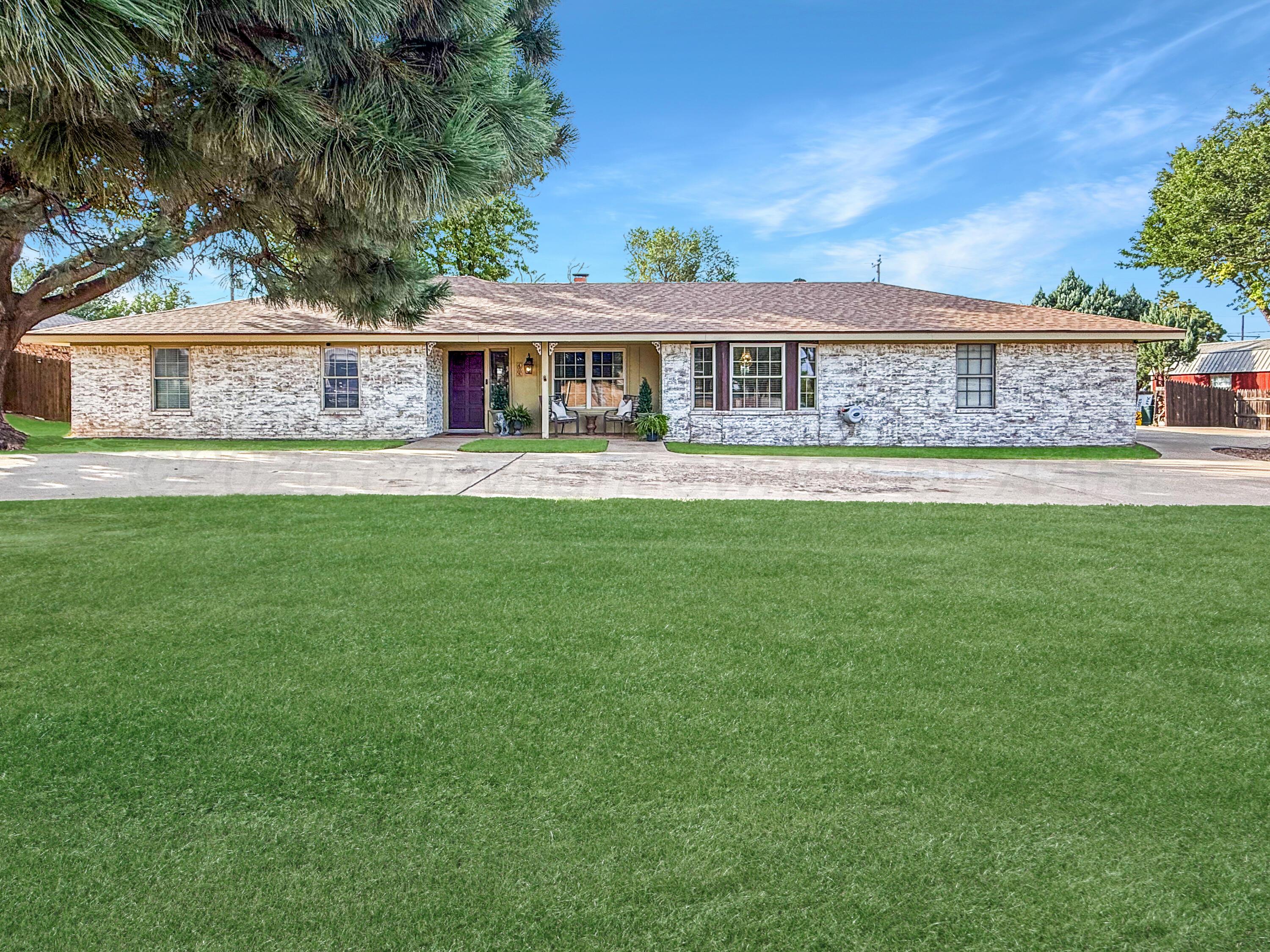 408 Bois D' Arc Property Photo 1