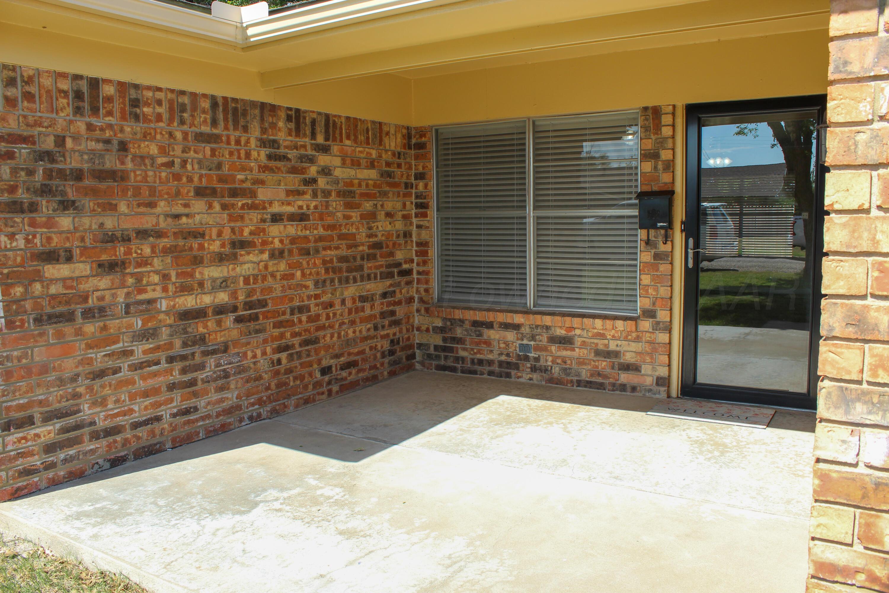 1502 Canyon Drive Property Photo 3