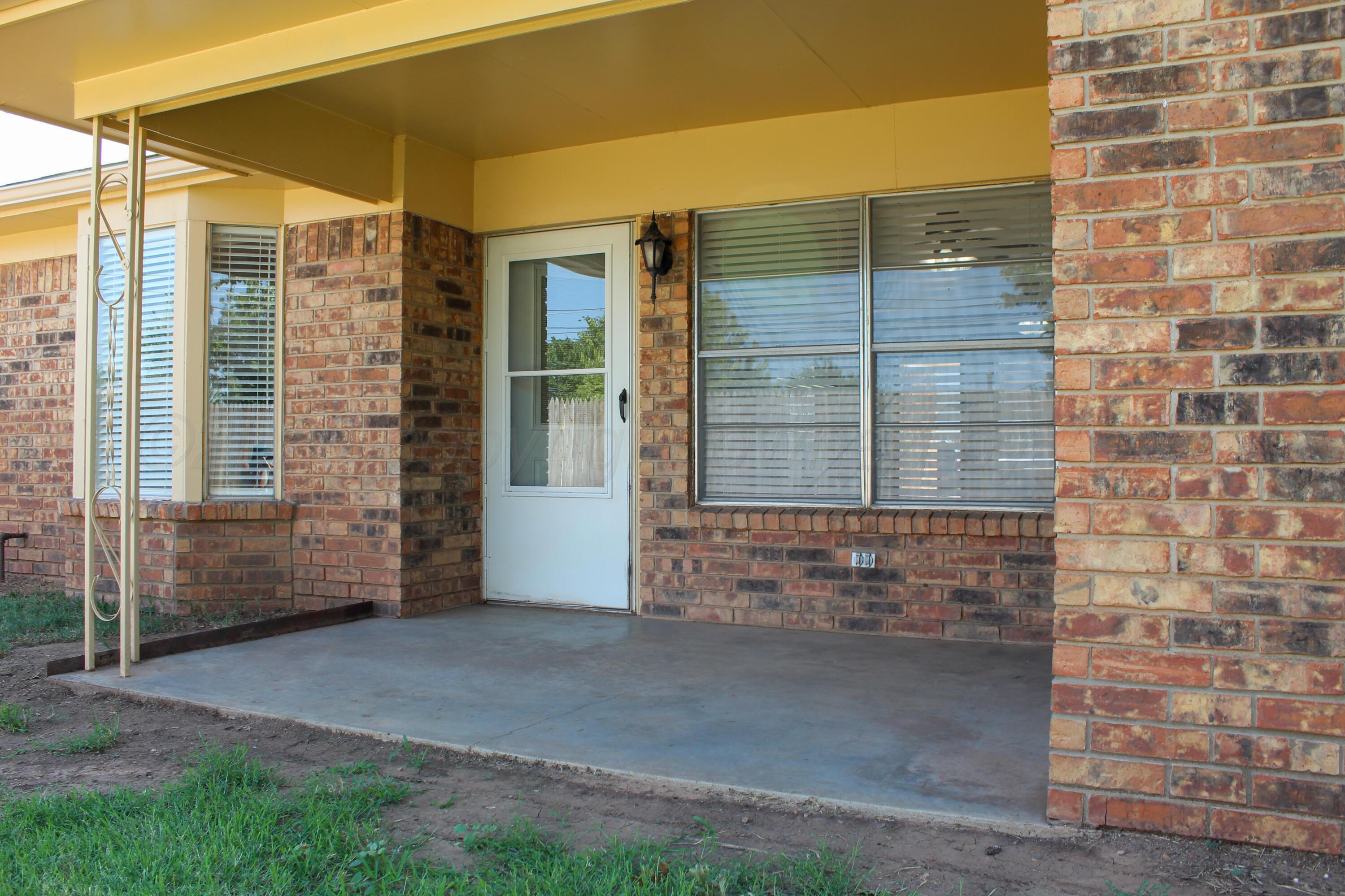 1502 Canyon Drive Property Photo 5