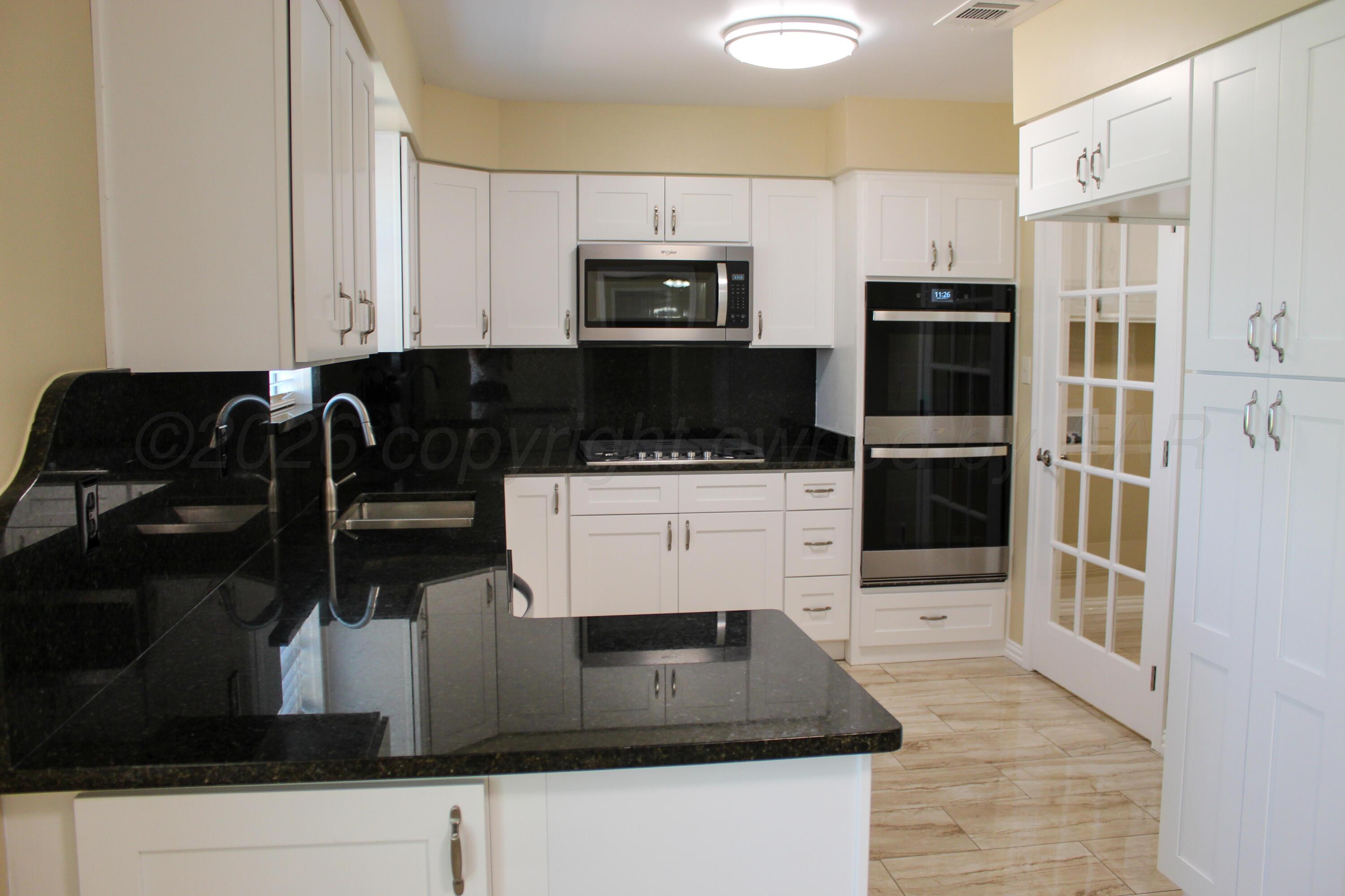 1502 Canyon Drive Property Photo 11