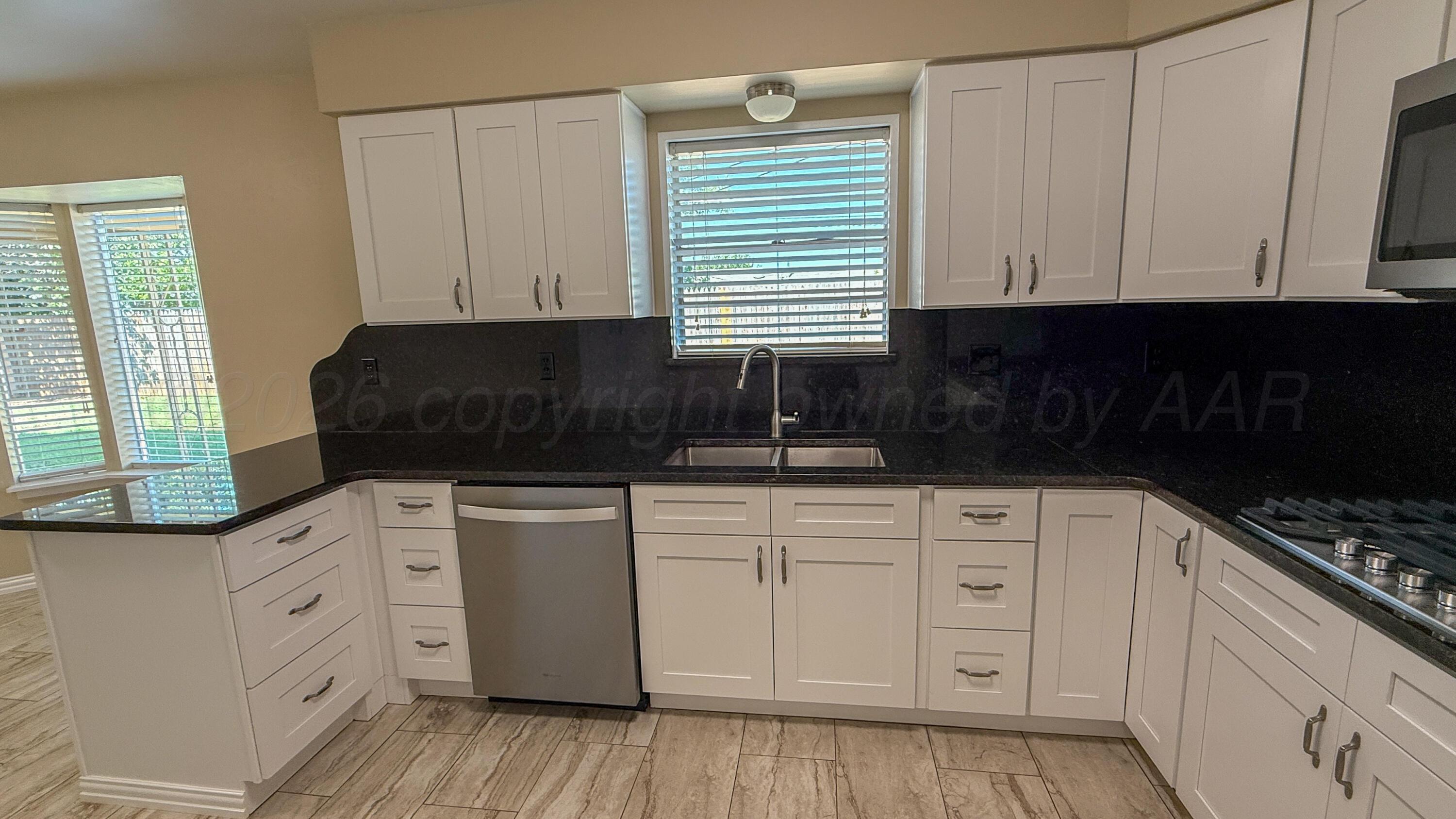 1502 Canyon Drive Property Photo 12