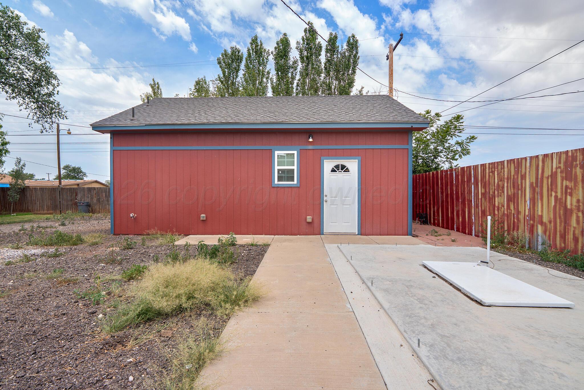 1327 Columbine Street Property Photo 2