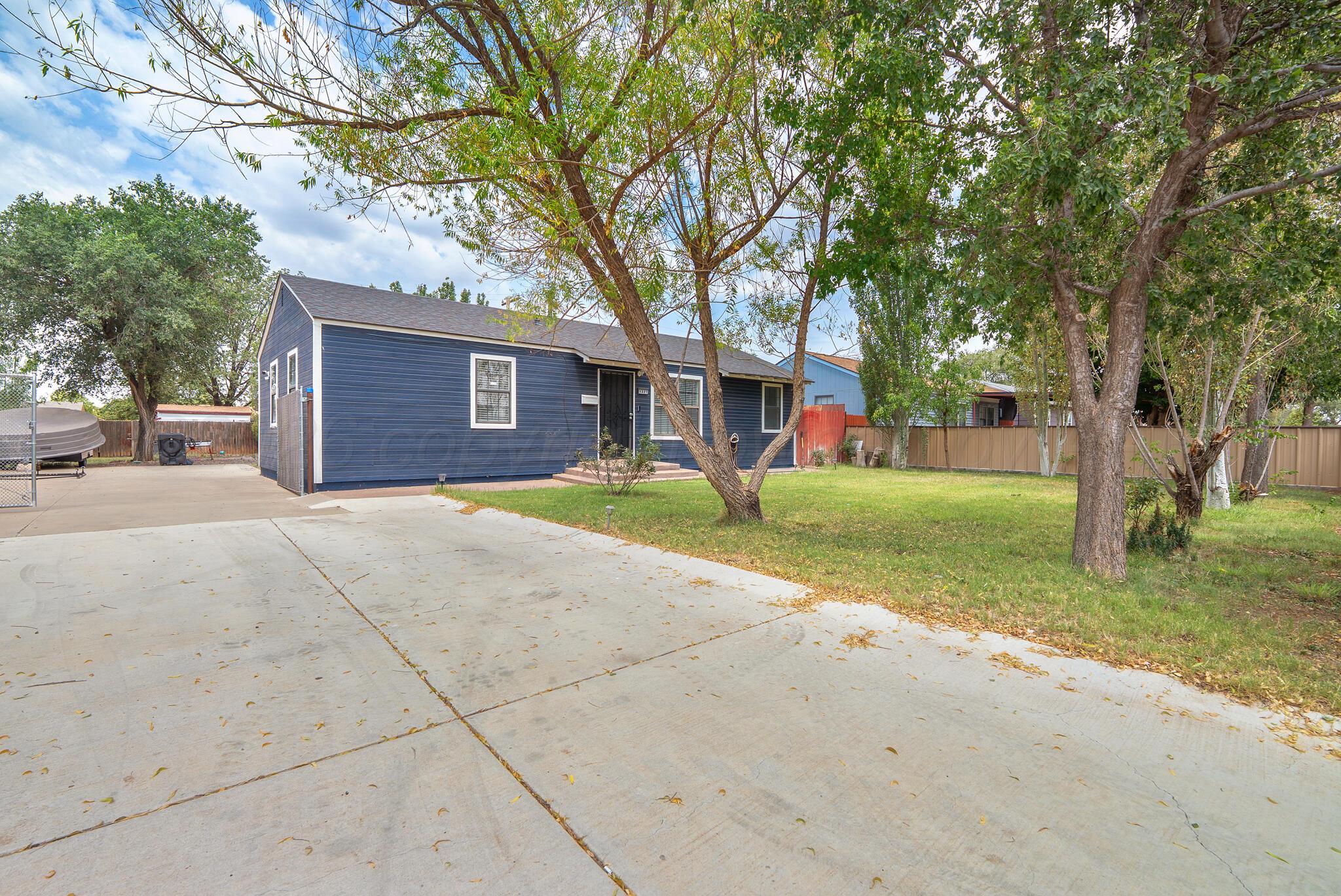 1327 Columbine Street Property Photo 5