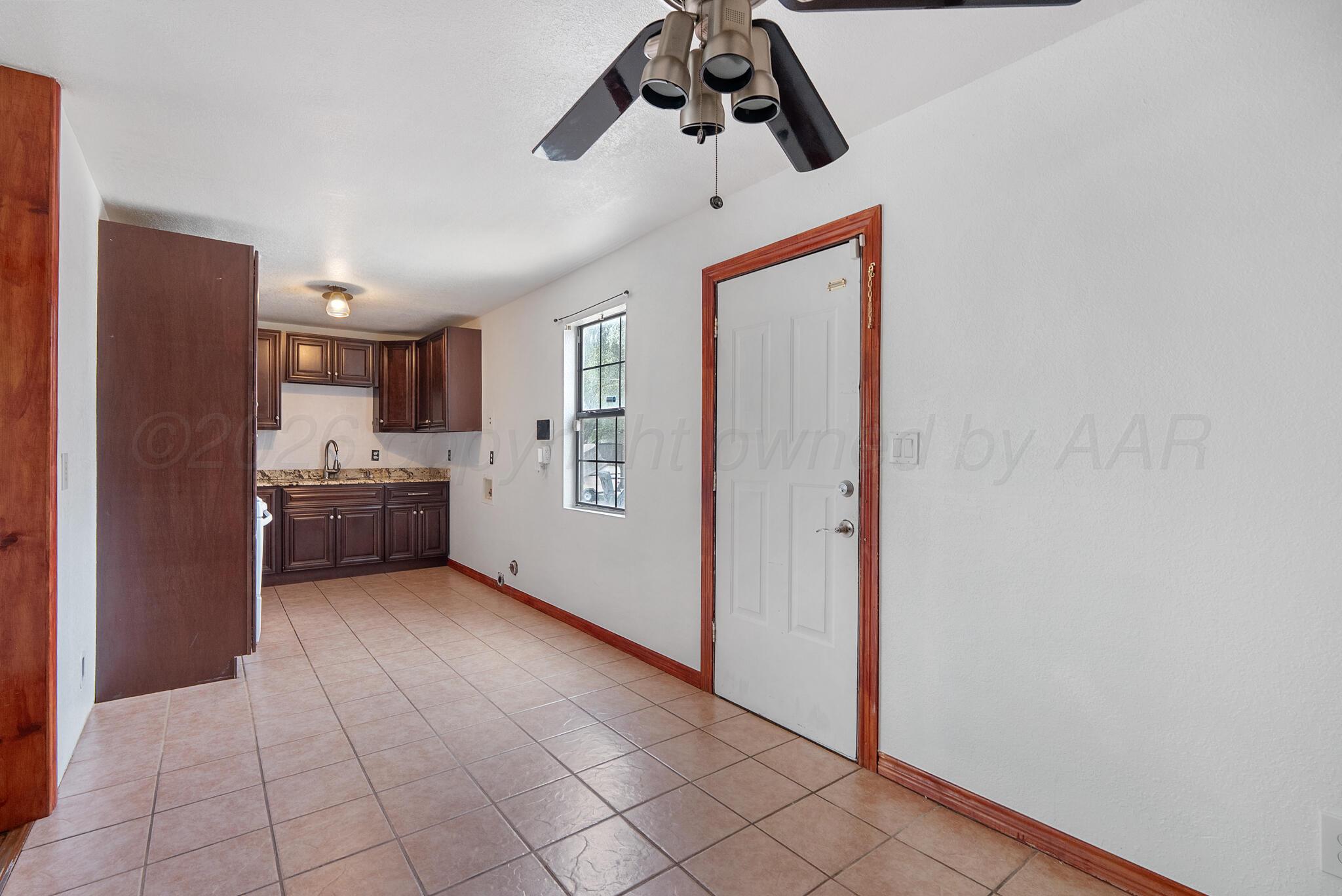 1327 Columbine Street Property Photo 9