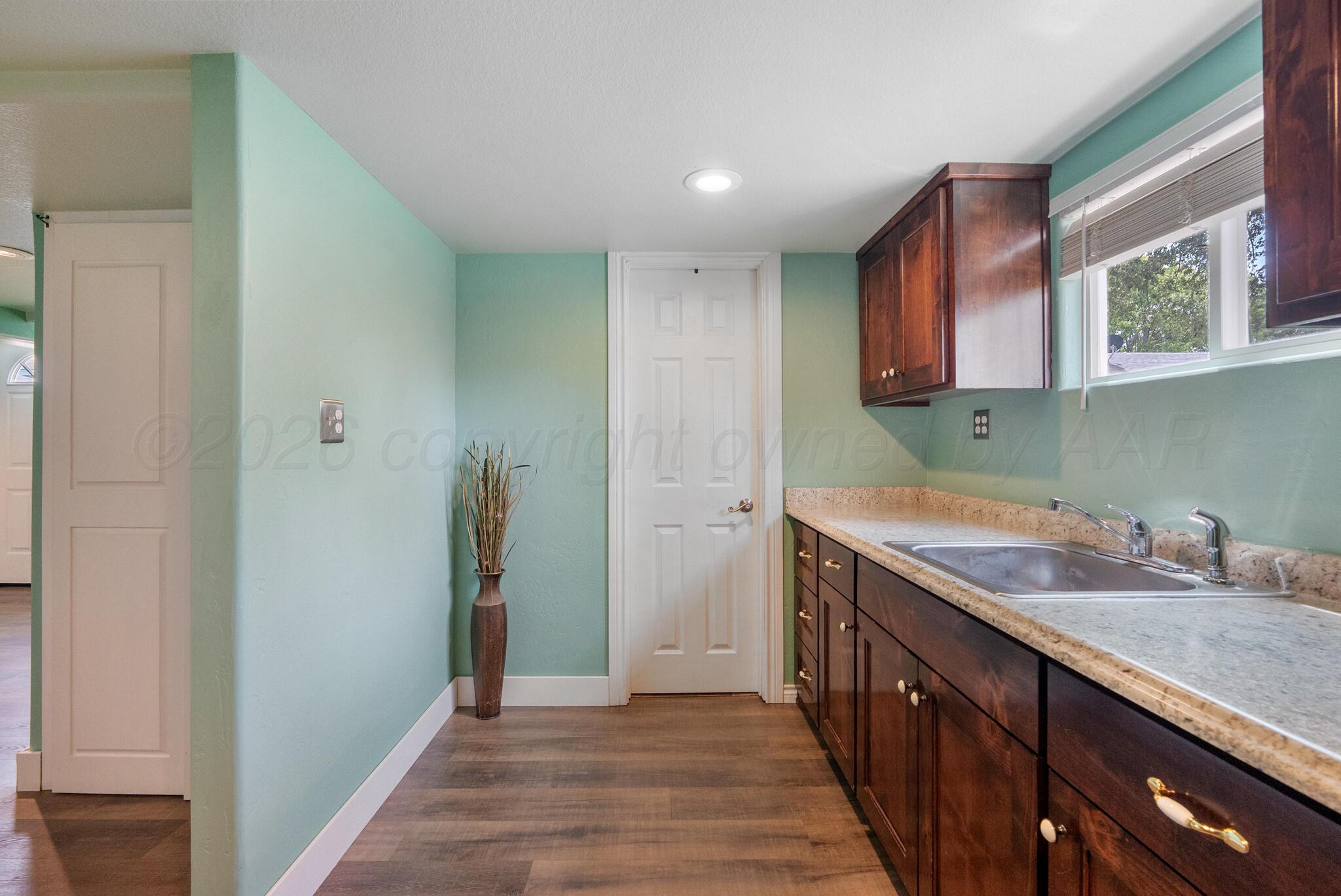 1327 Columbine Street Property Photo 30
