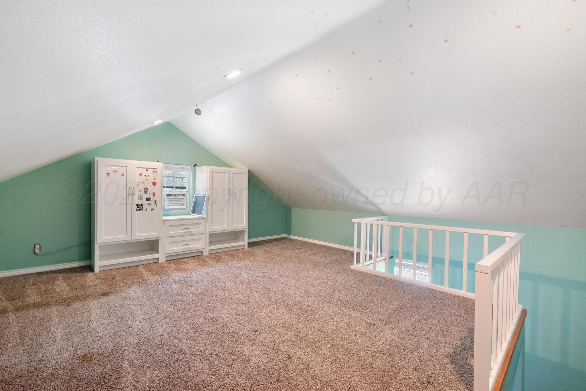 1327 Columbine Street Property Photo 32