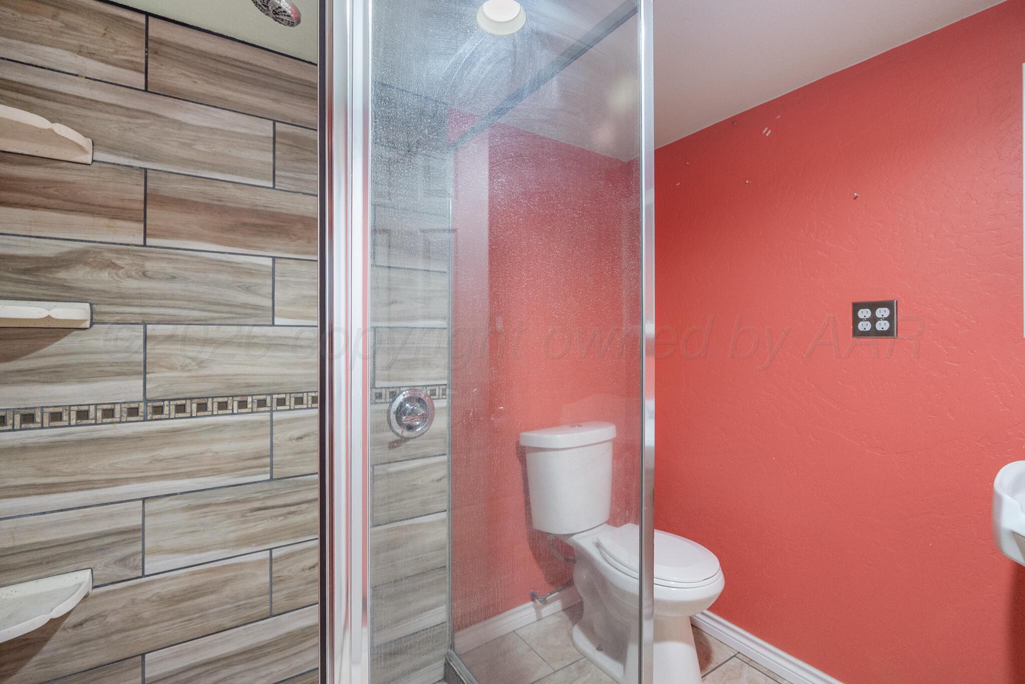 1327 Columbine Street Property Photo 35