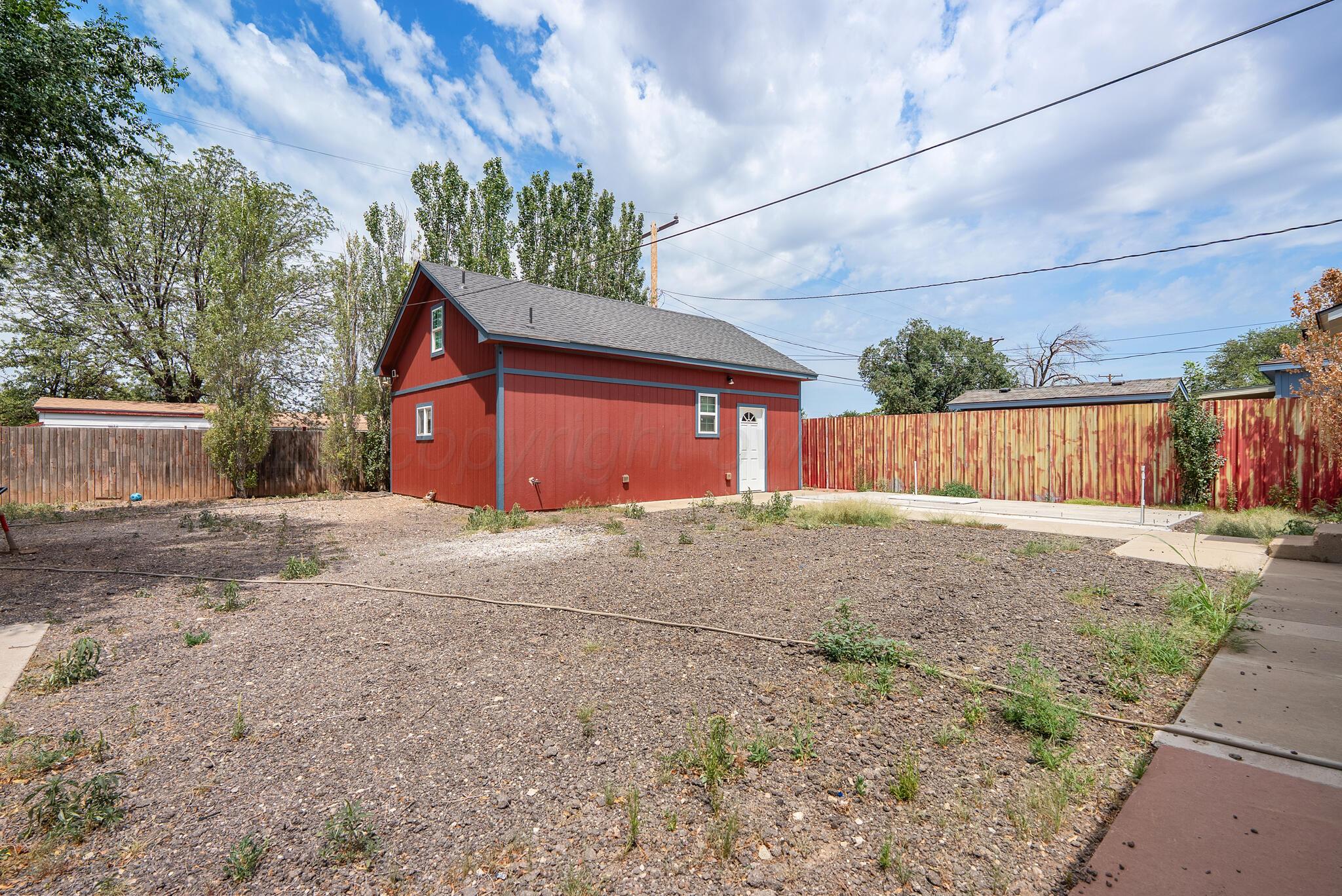1327 Columbine Street Property Photo 37