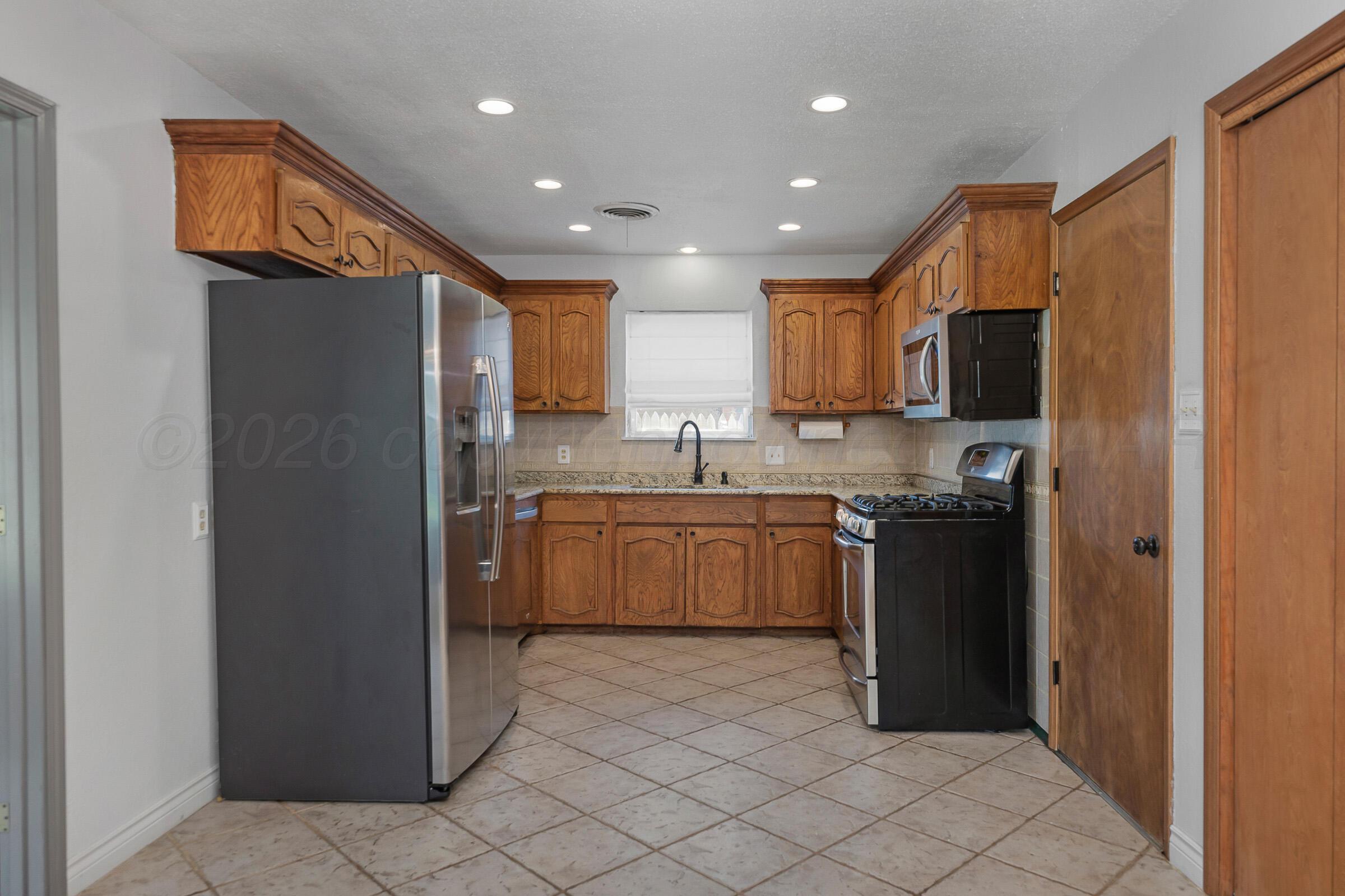 1611 Maple Avenue Property Photo 9