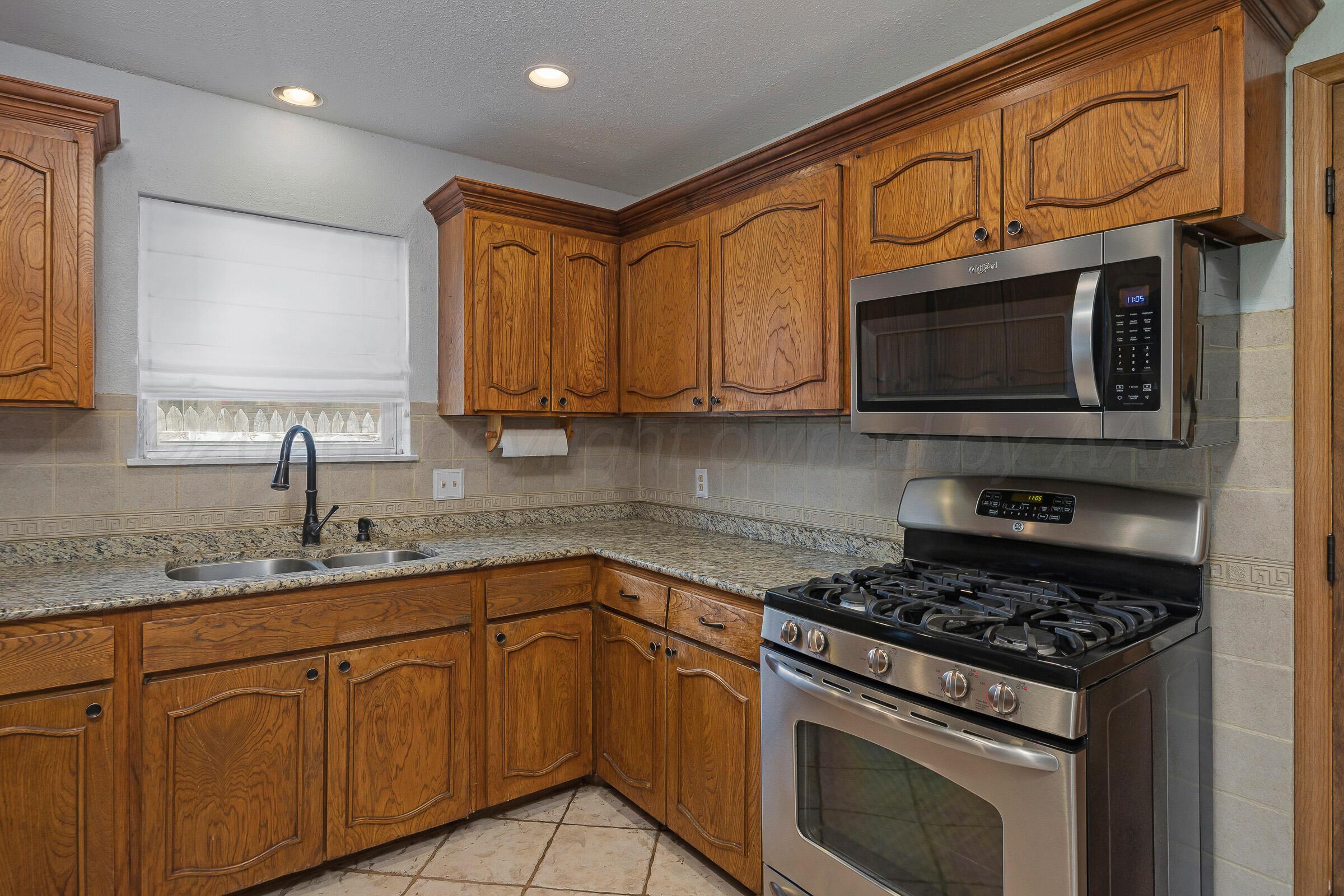 1611 Maple Avenue Property Photo 11