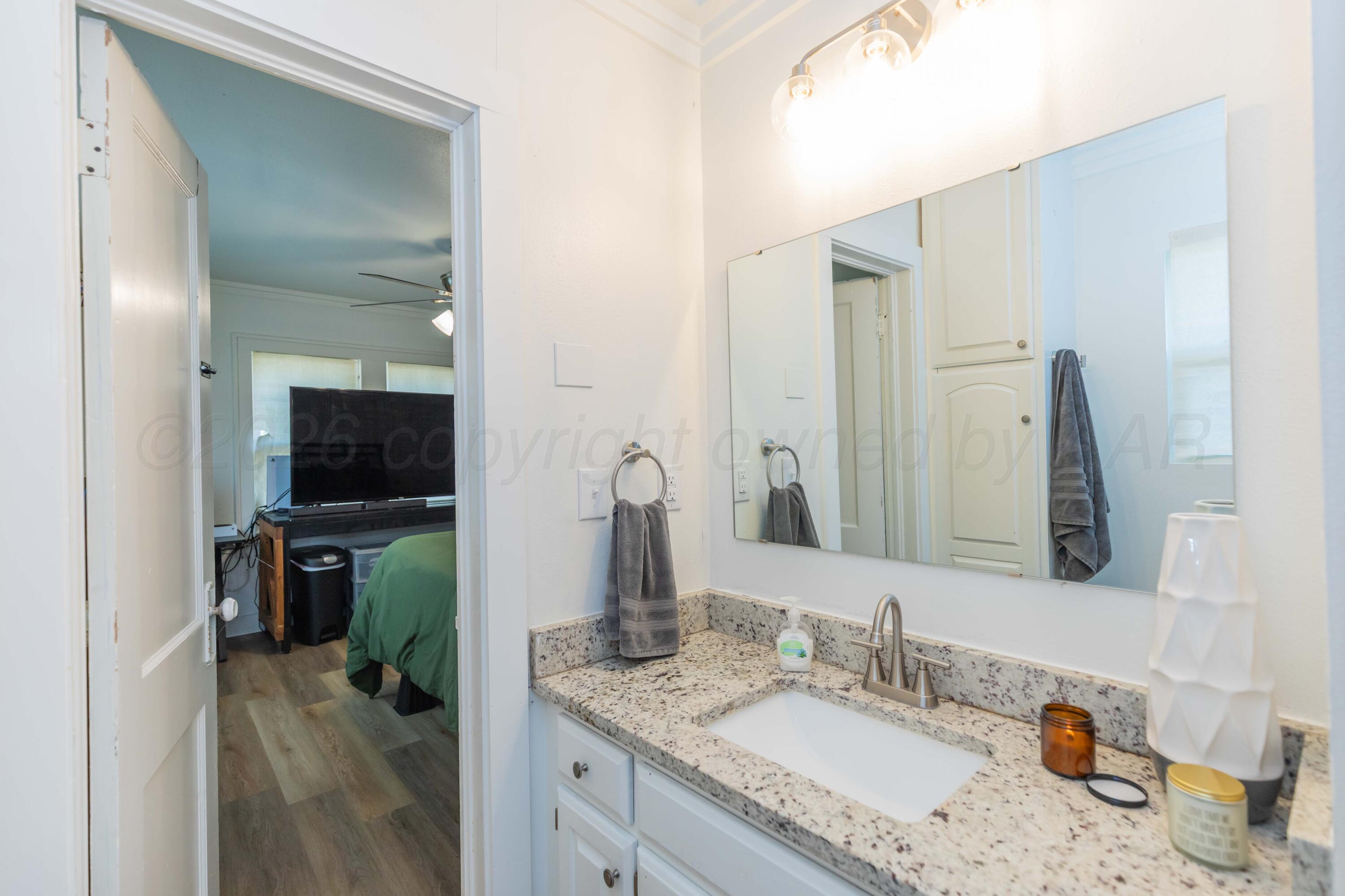 611 S Belleview Street Property Photo 22