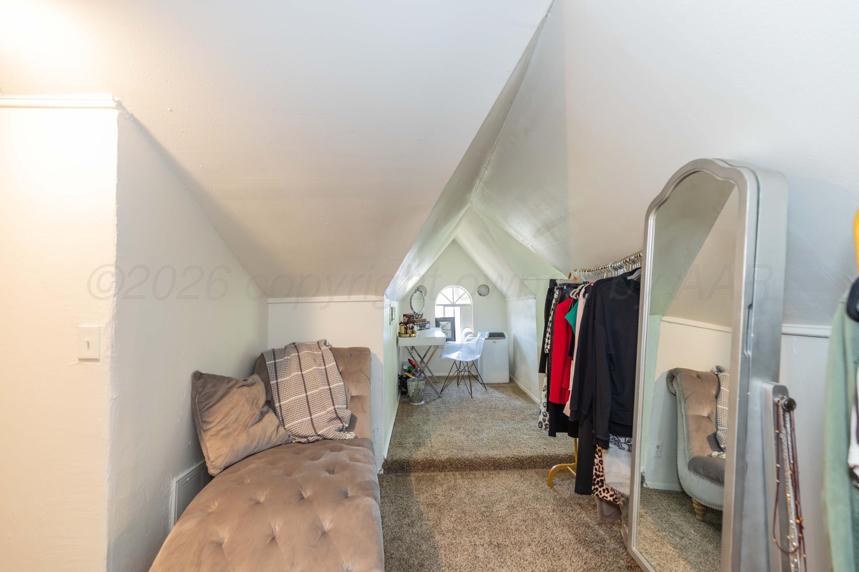 611 S Belleview Street Property Photo 24