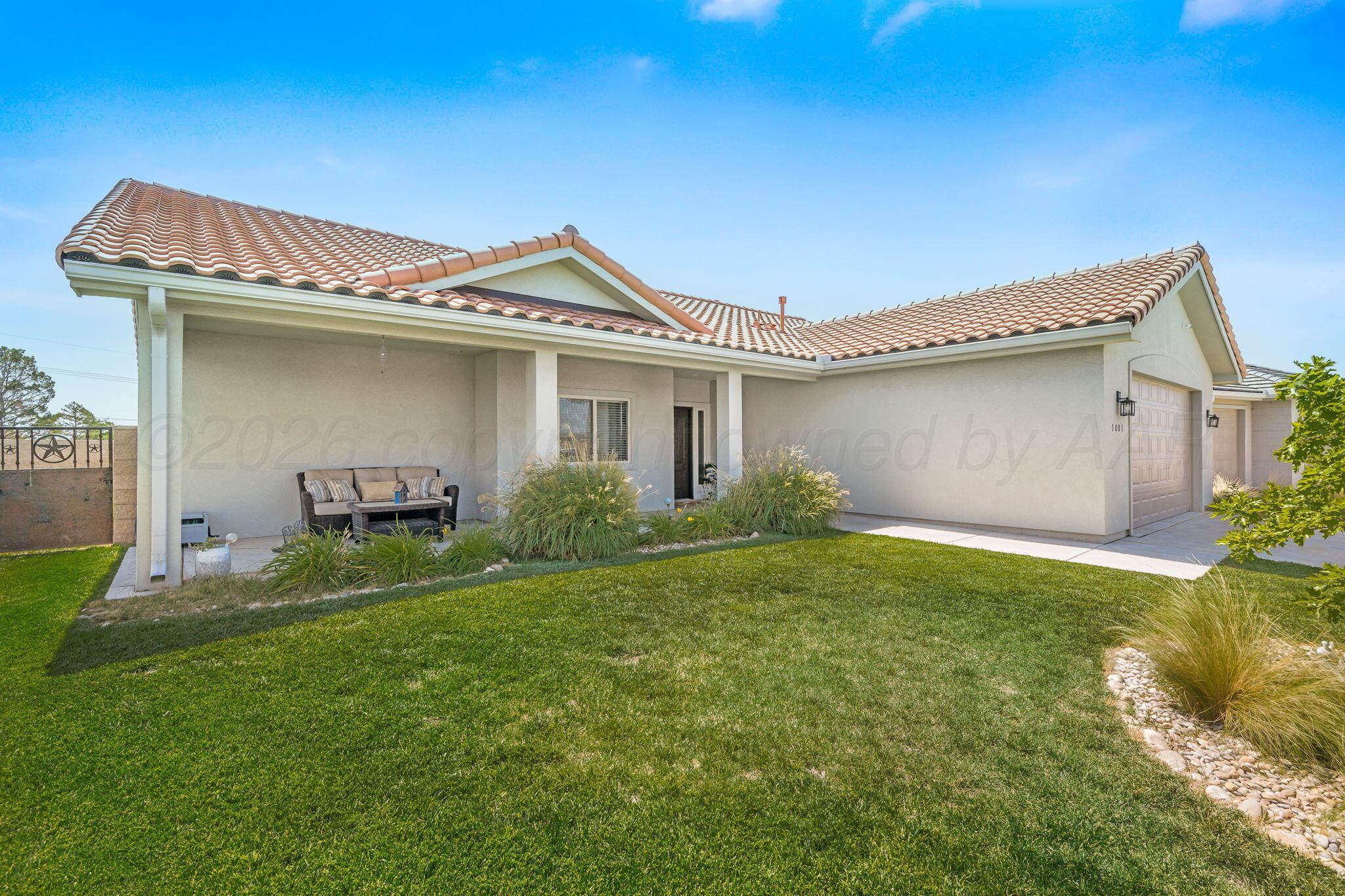 1001 Riesling Way Property Photo 2