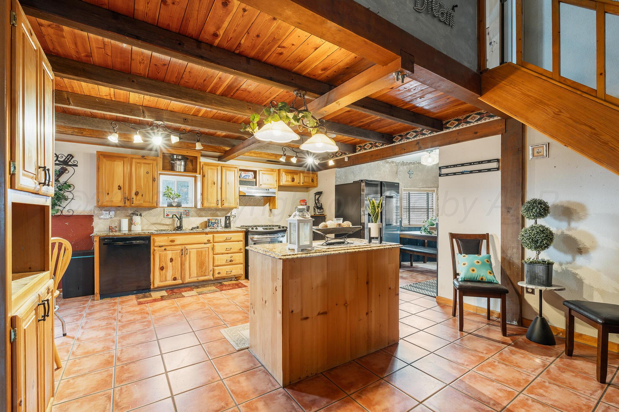 1706 Lakeview Drive Property Photo 1