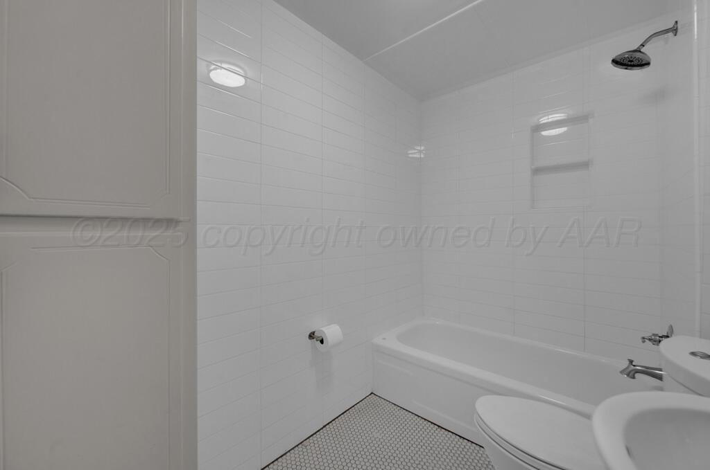 2411 S Lipscomb Street Property Photo 64
