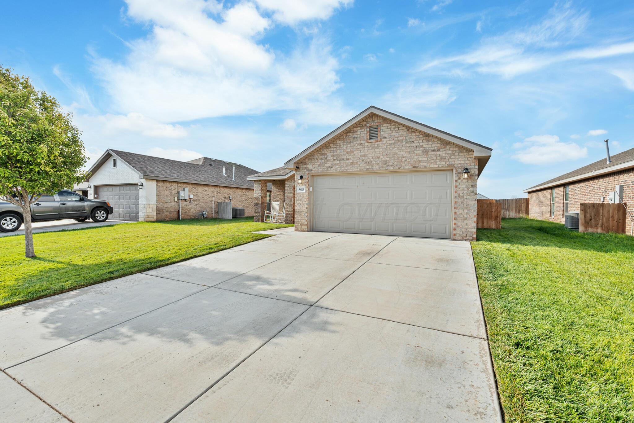 508 Mikeska Street Property Photo 4