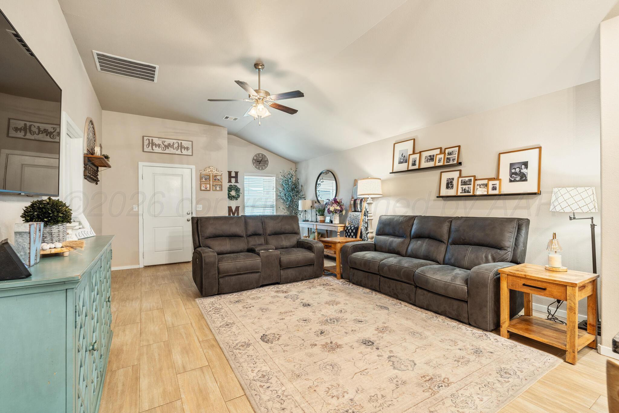 508 Mikeska Street Property Photo 6