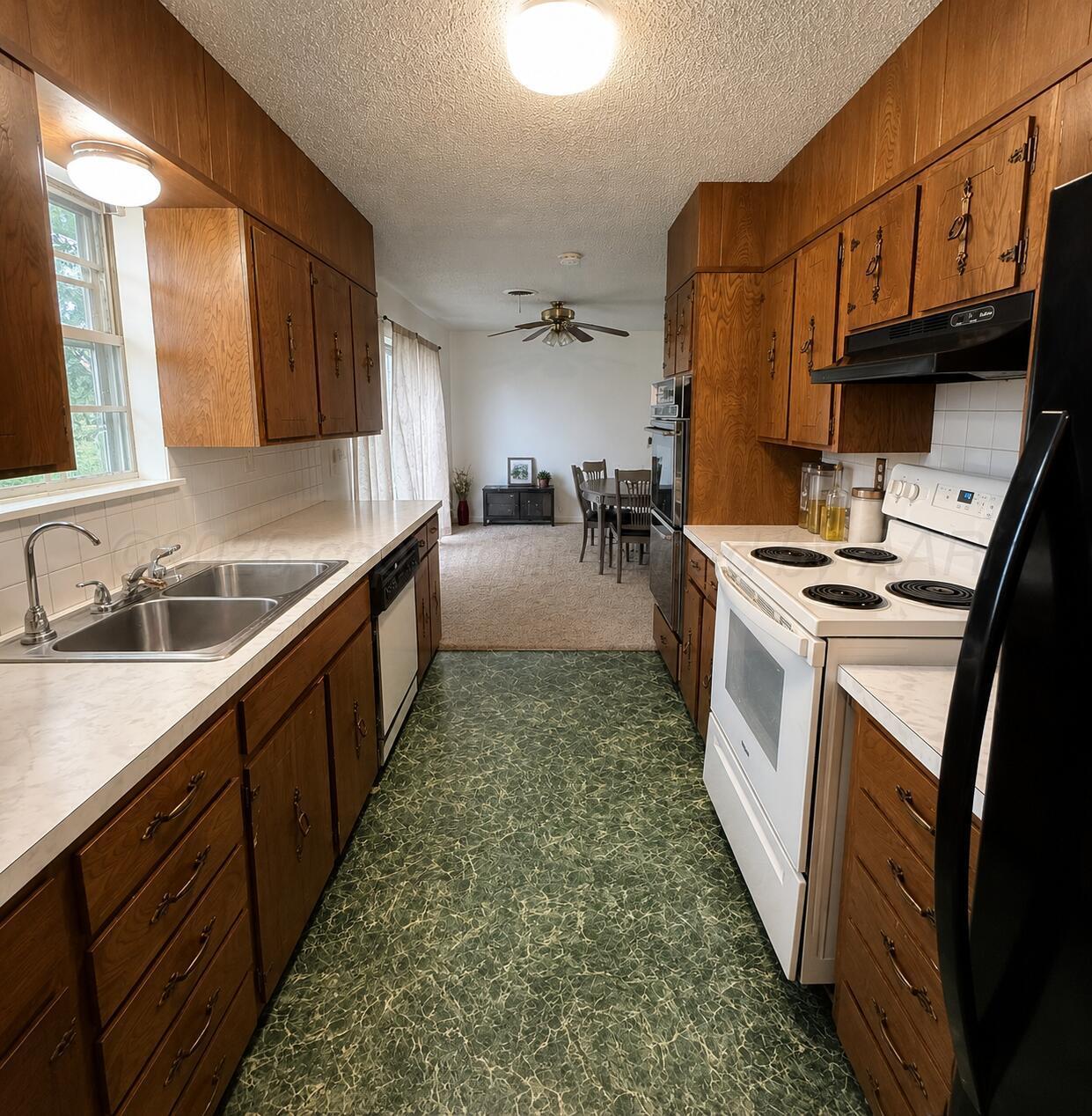 812 N Wells Street Property Photo 4