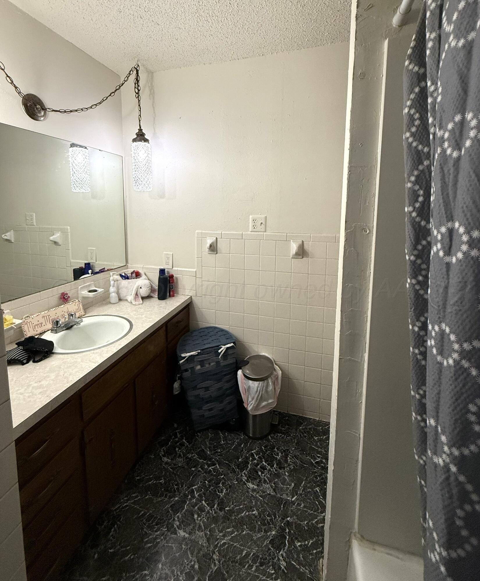 812 N Wells Street Property Photo 8