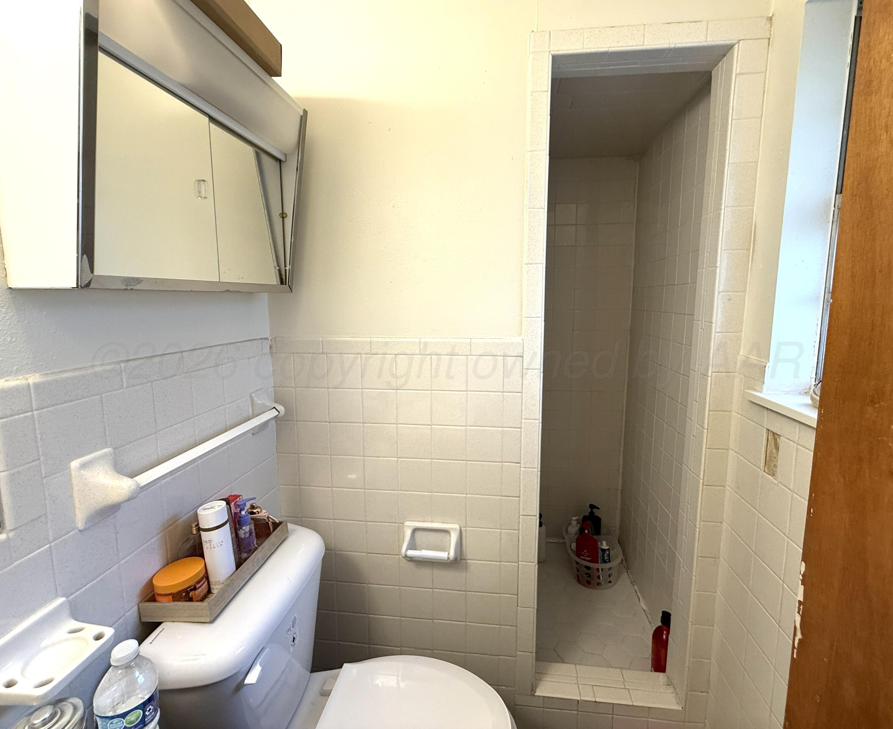 812 N Wells Street Property Photo 9