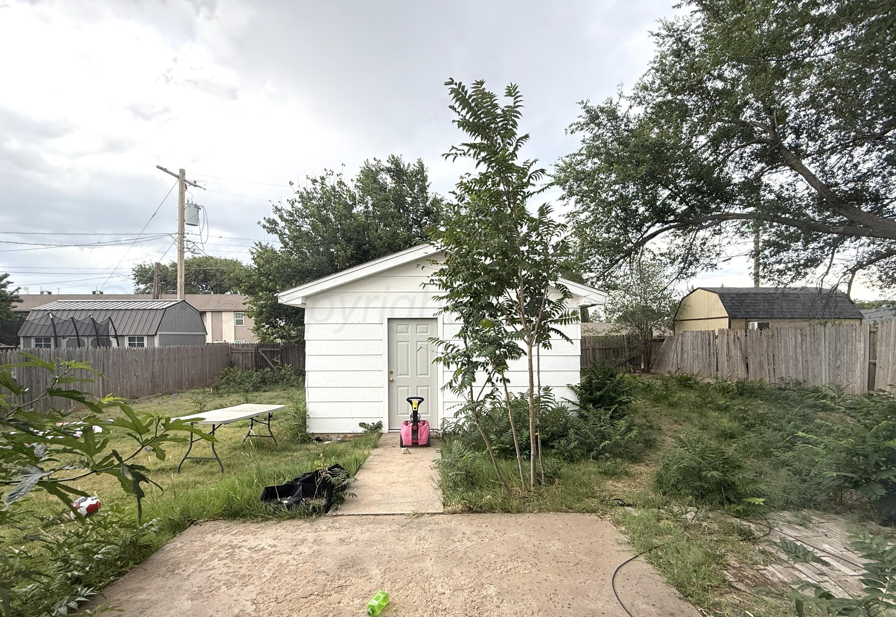 812 N Wells Street Property Photo 10