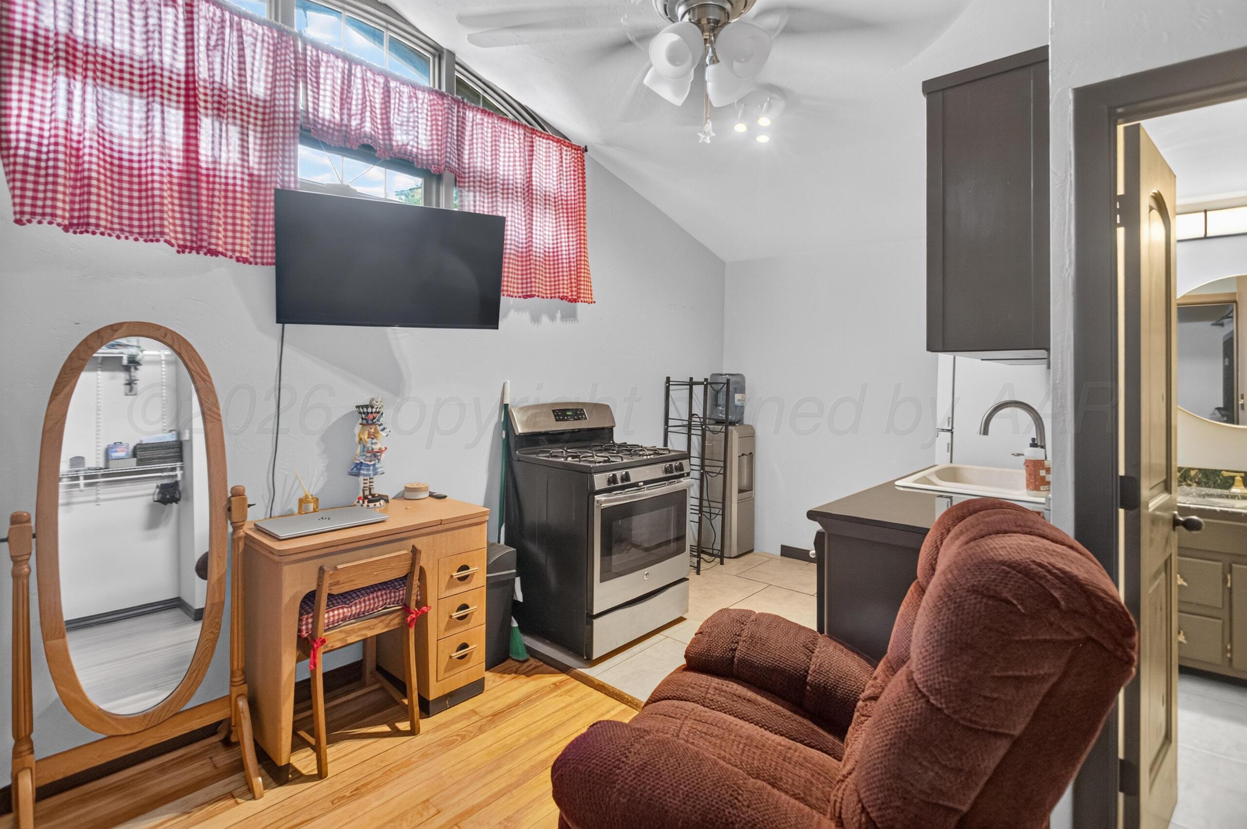 2404 S Harrison Street Property Photo 53