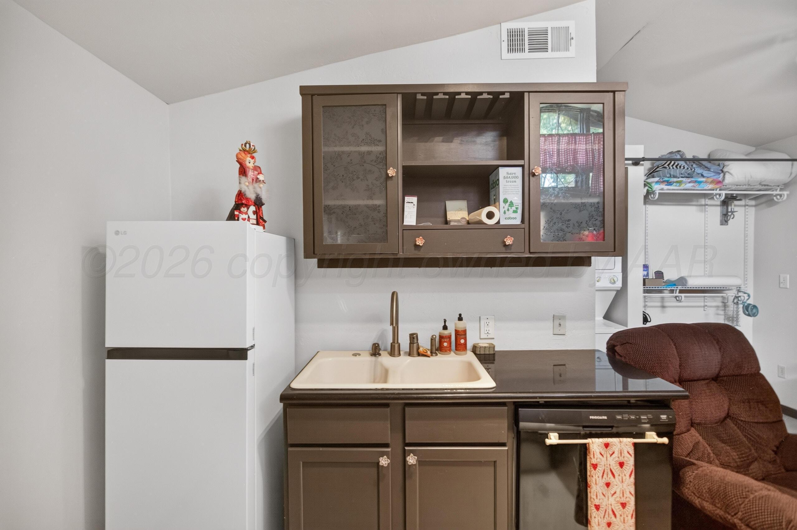 2404 S Harrison Street Property Photo 54