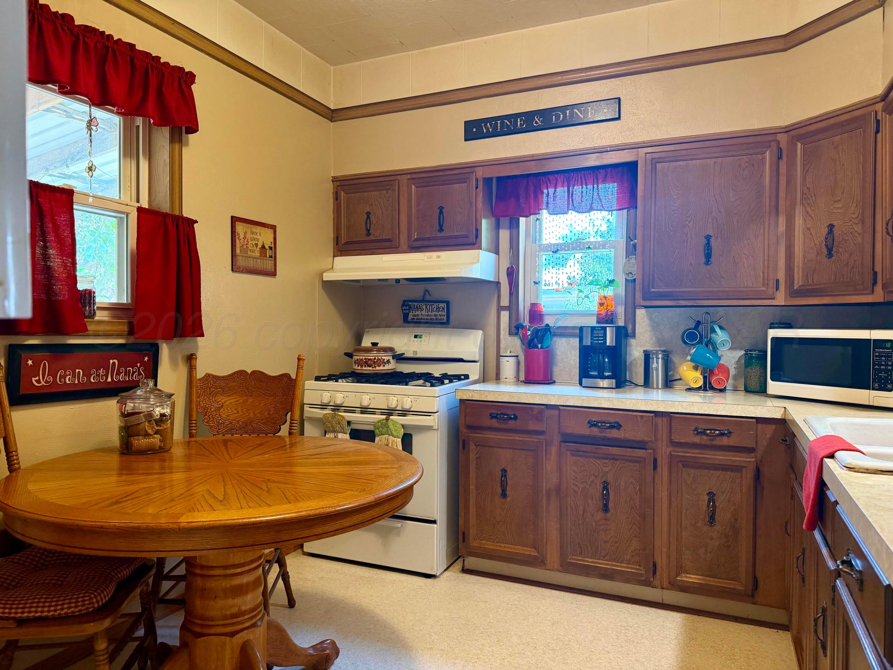 504 Avenue F Se Property Photo 6