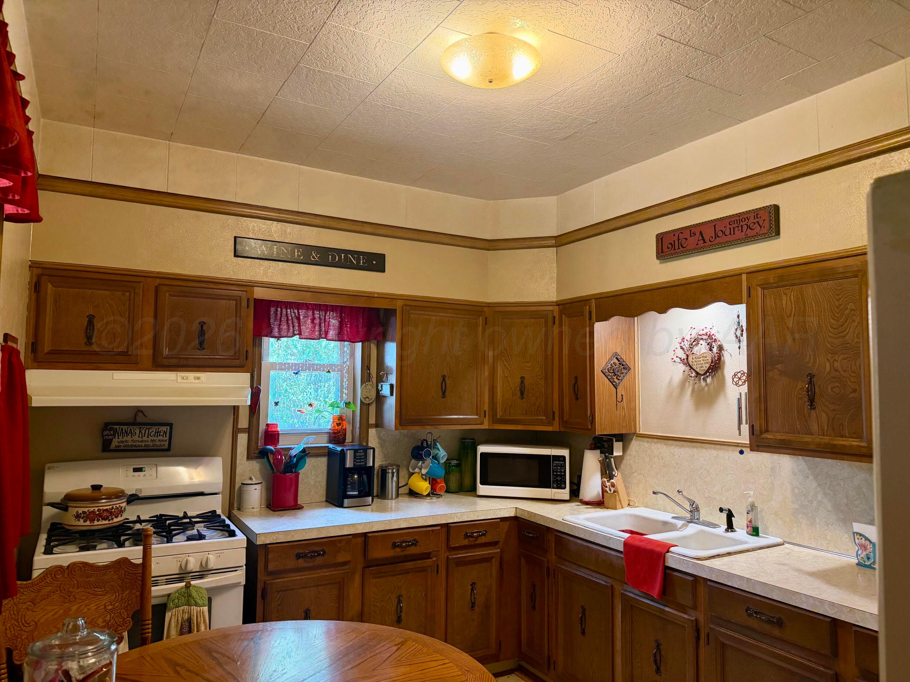 504 Avenue F Se Property Photo 7