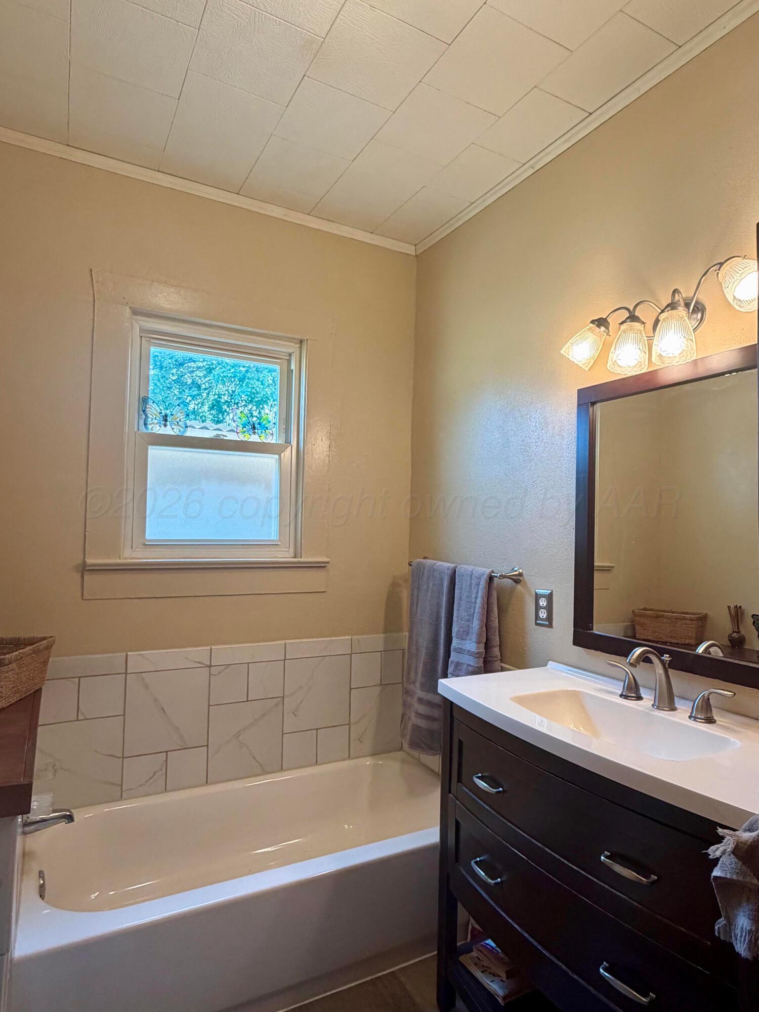504 Avenue F Se Property Photo 9