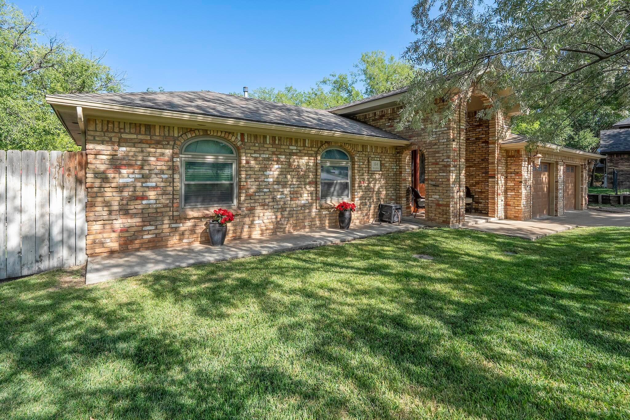 164 Dolphin Terrace Property Photo 3