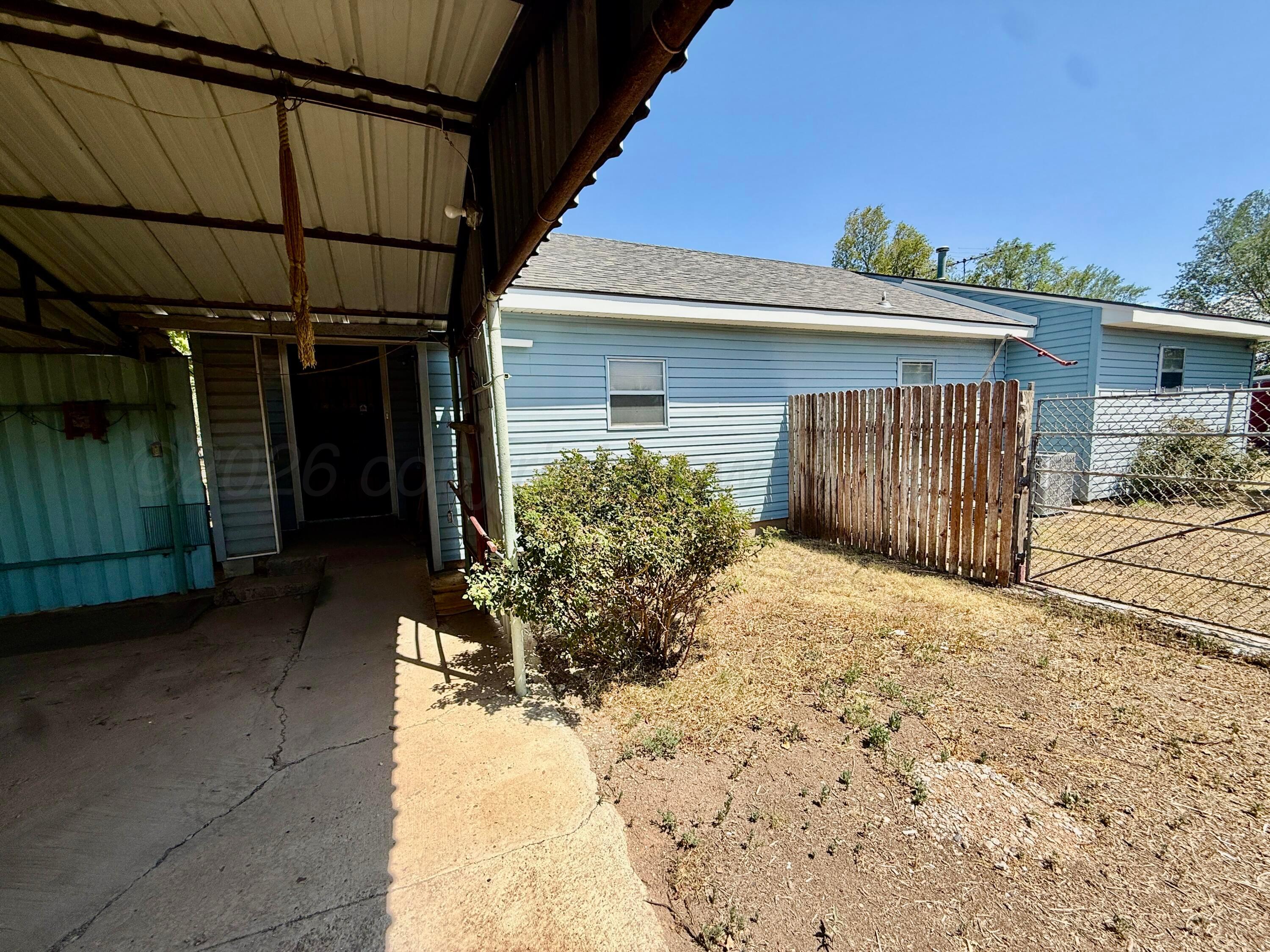 814 Ne 11th Street Property Photo 1
