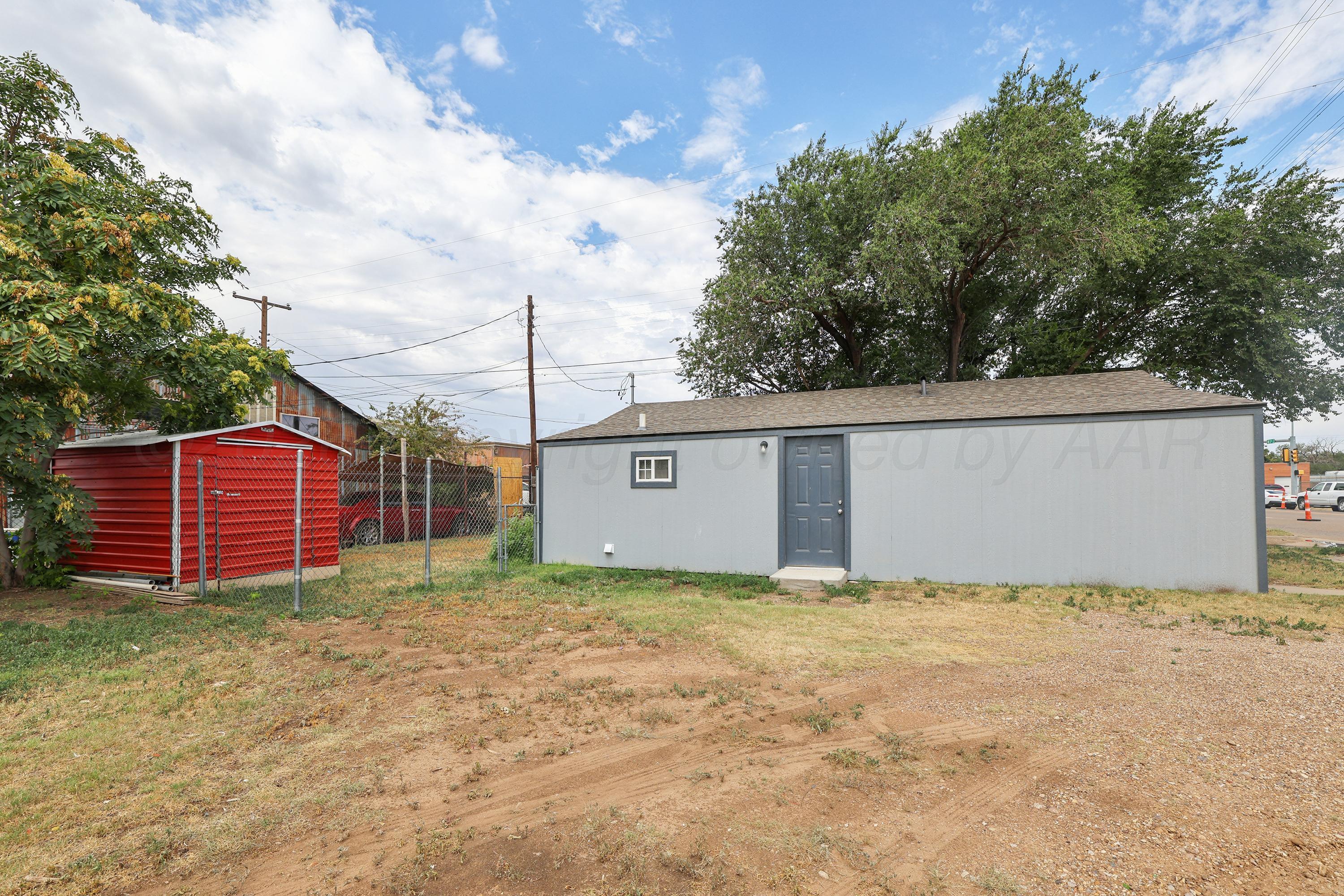 512 Ne 3rd Avenue Property Photo 1
