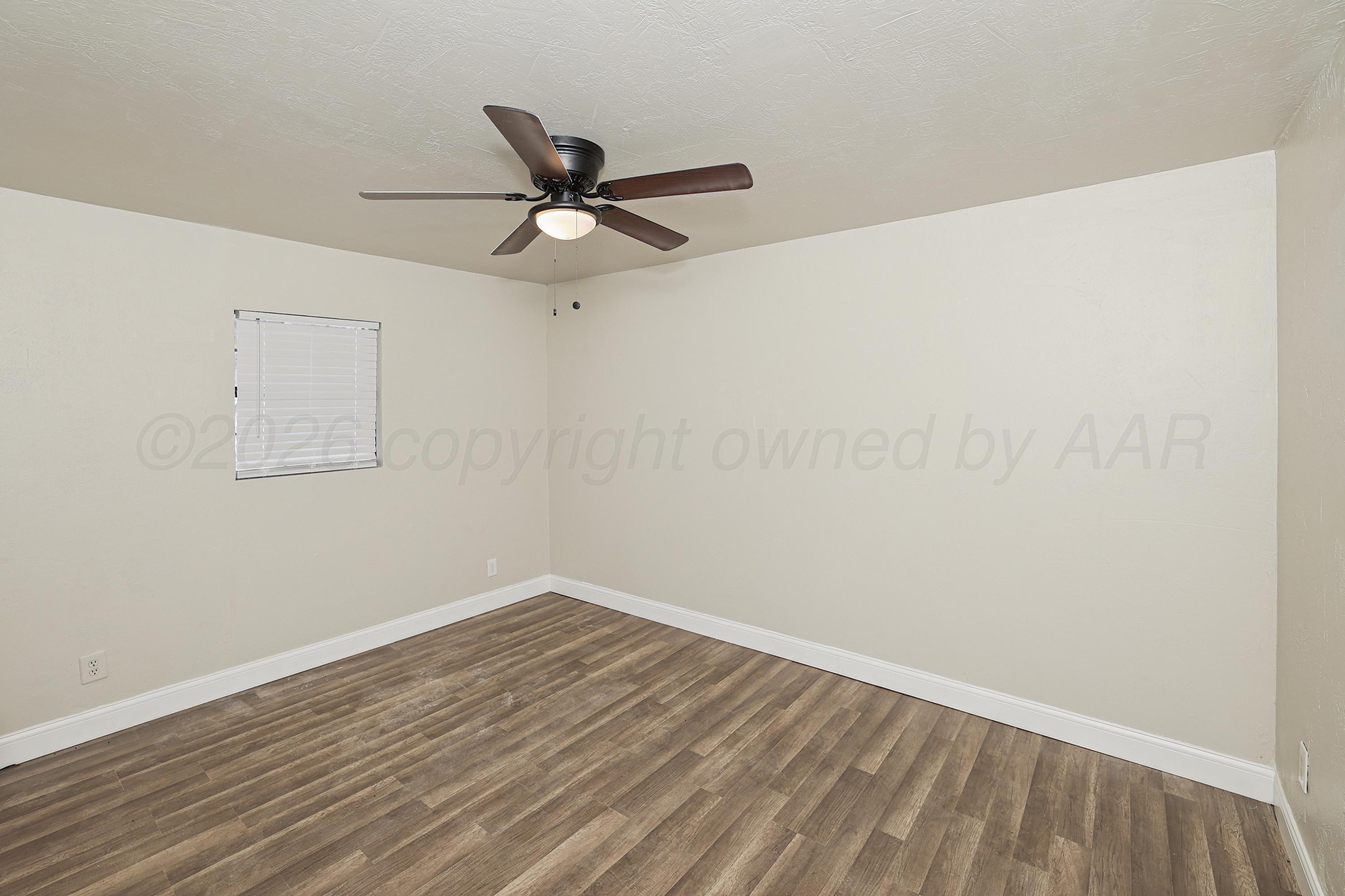 512 Ne 3rd Avenue Property Photo 8