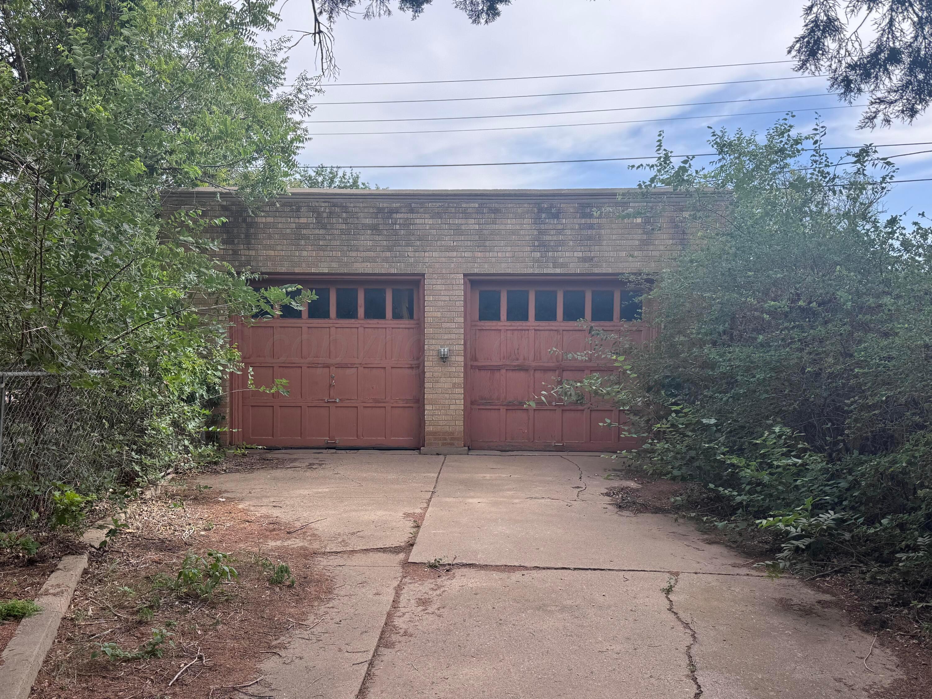 1704 S Julian Boulevard Property Photo 3