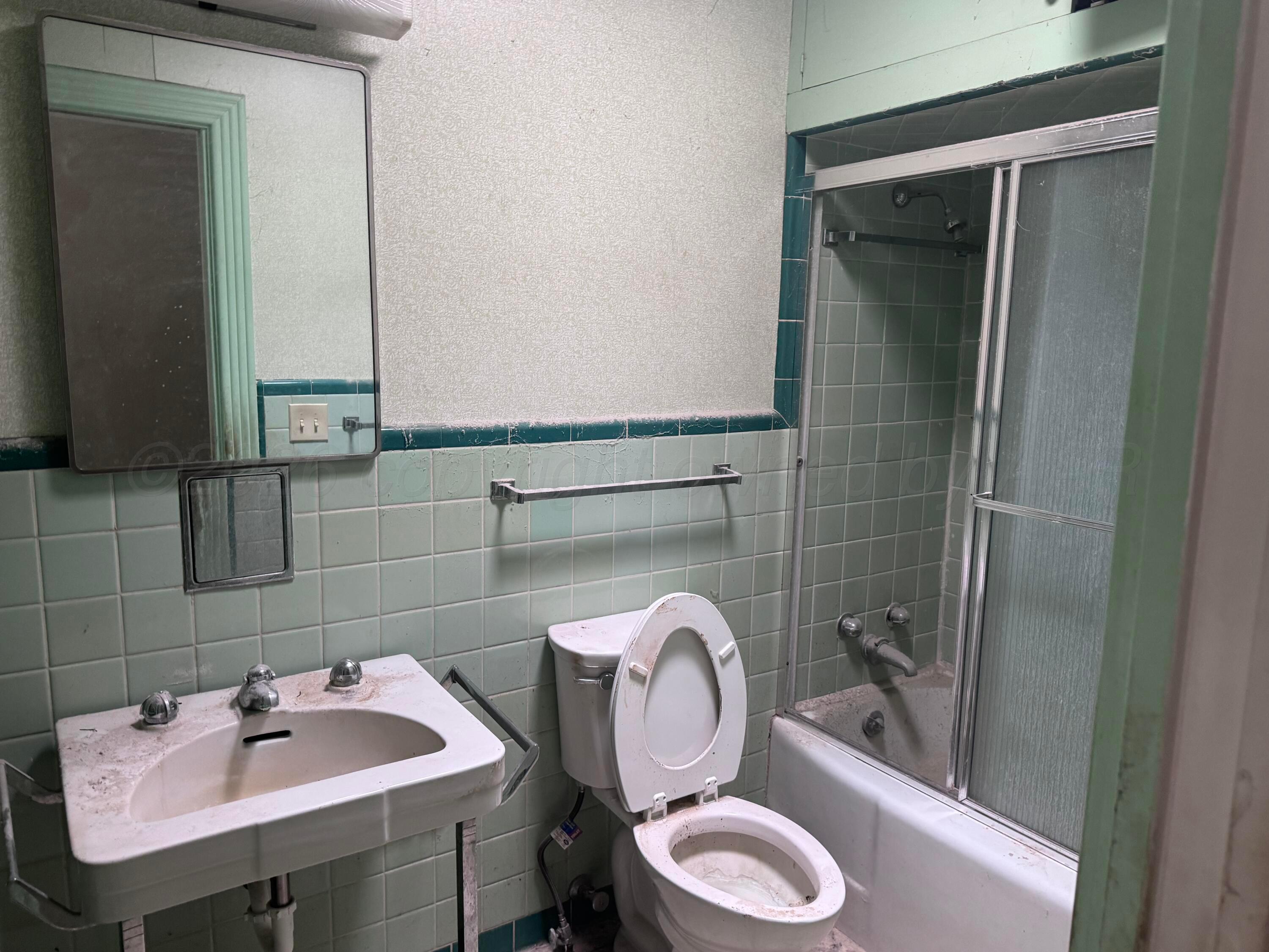 1704 S Julian Boulevard Property Photo 14