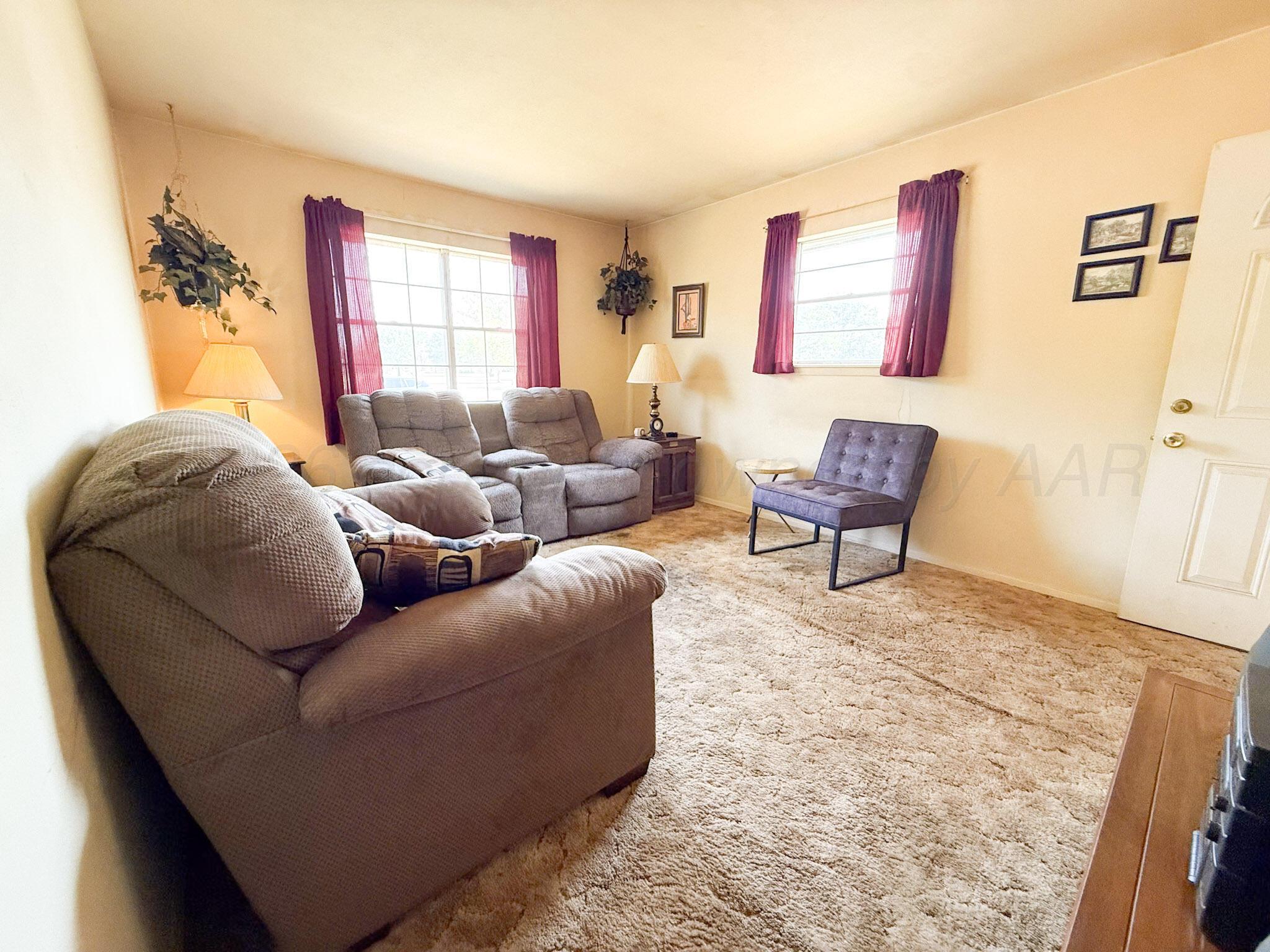 1220 W Main Street Property Photo 5