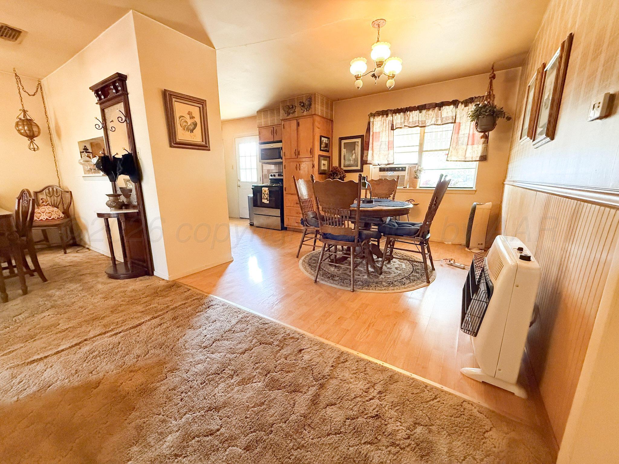 1220 W Main Street Property Photo 9