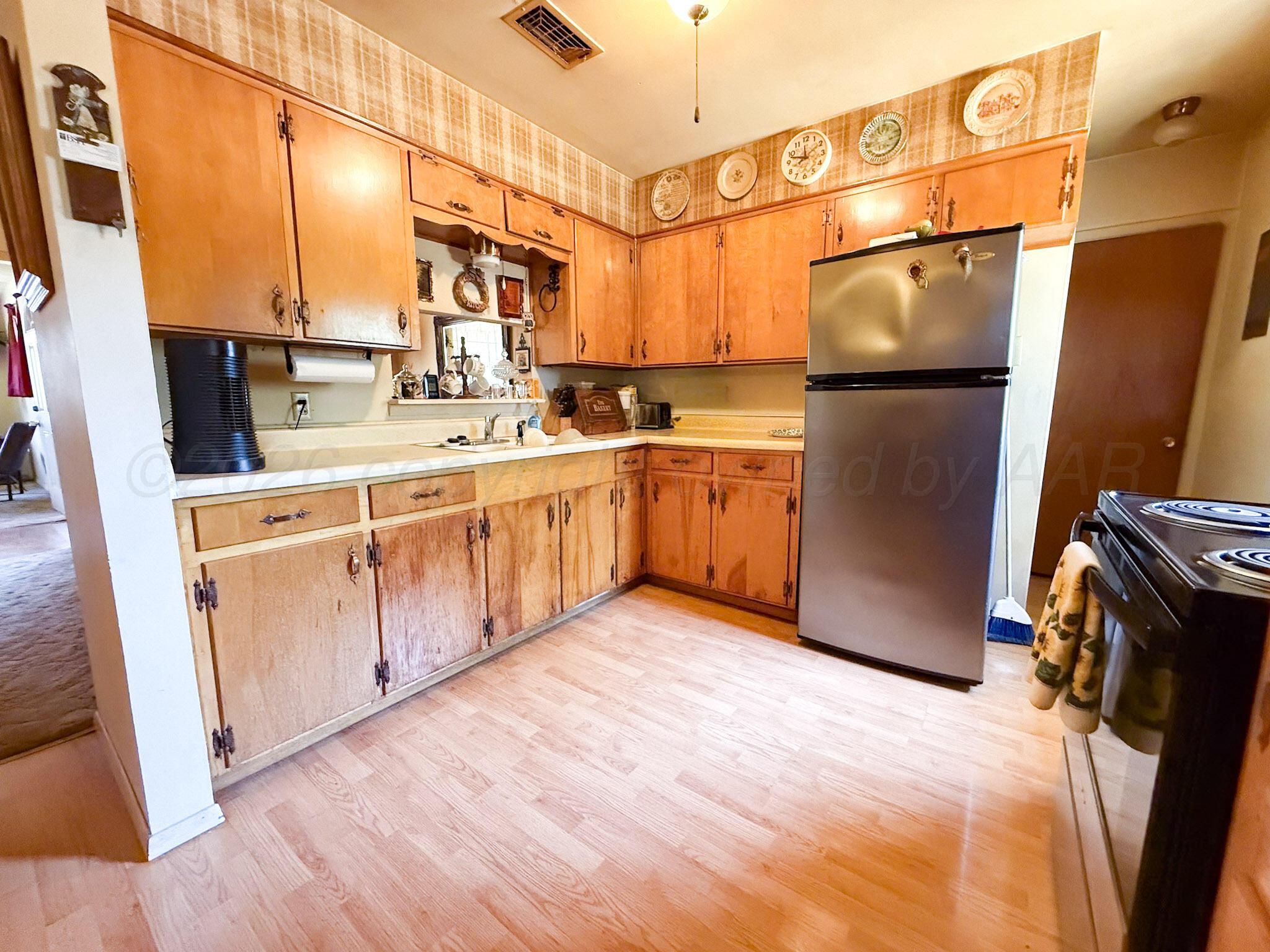 1220 W Main Street Property Photo 11