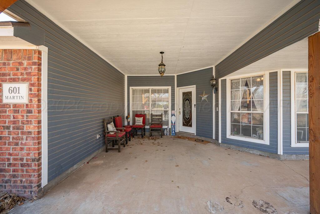601 Martin Avenue Property Photo 6