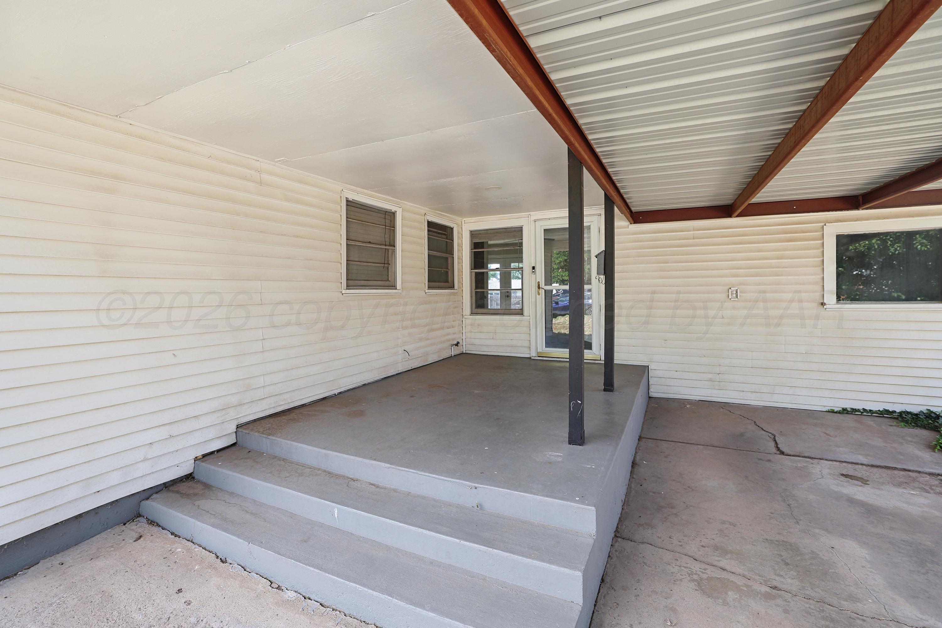 4304 S Bonham Street Property Photo 3