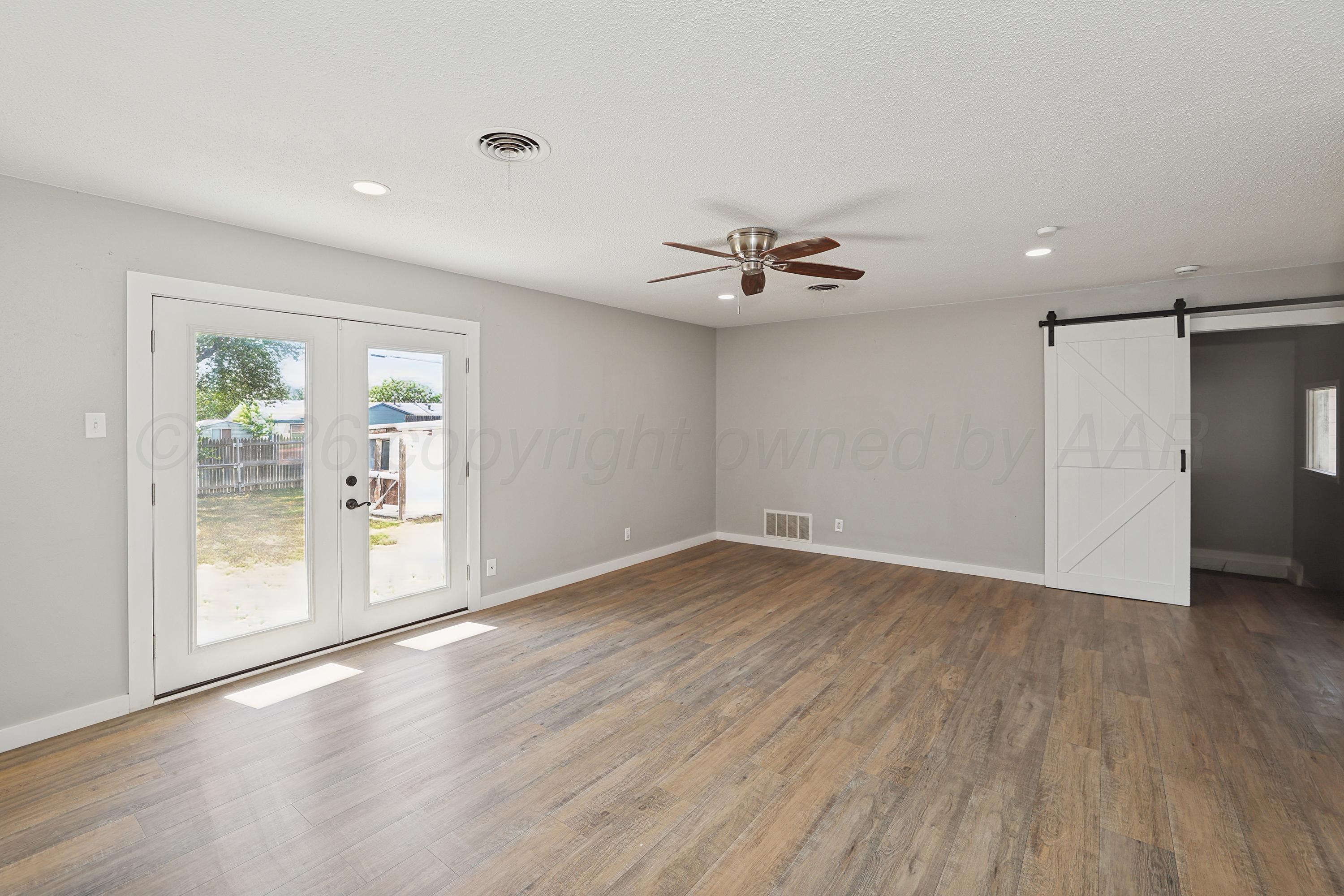 4304 S Bonham Street Property Photo 6