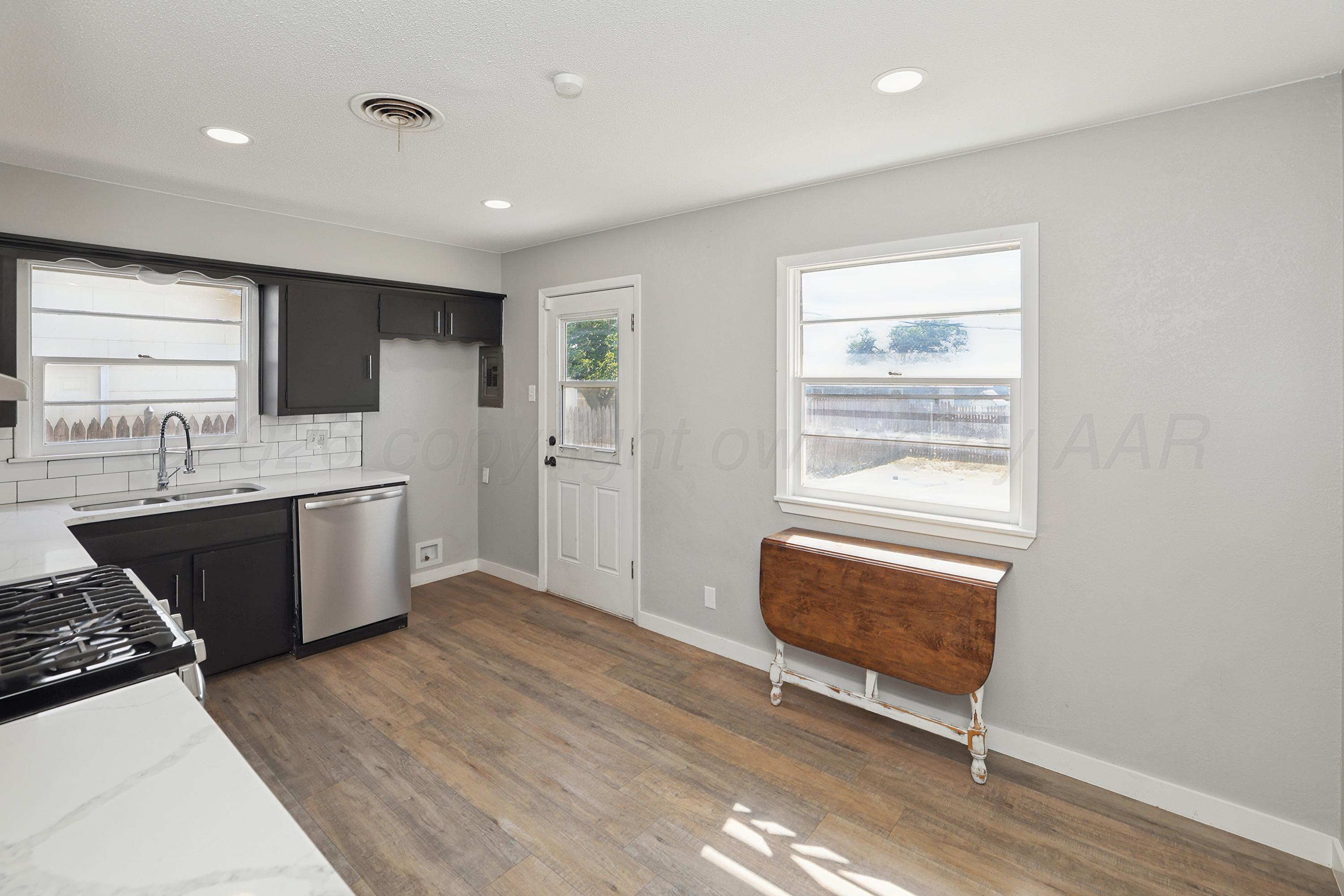 4304 S Bonham Street Property Photo 10